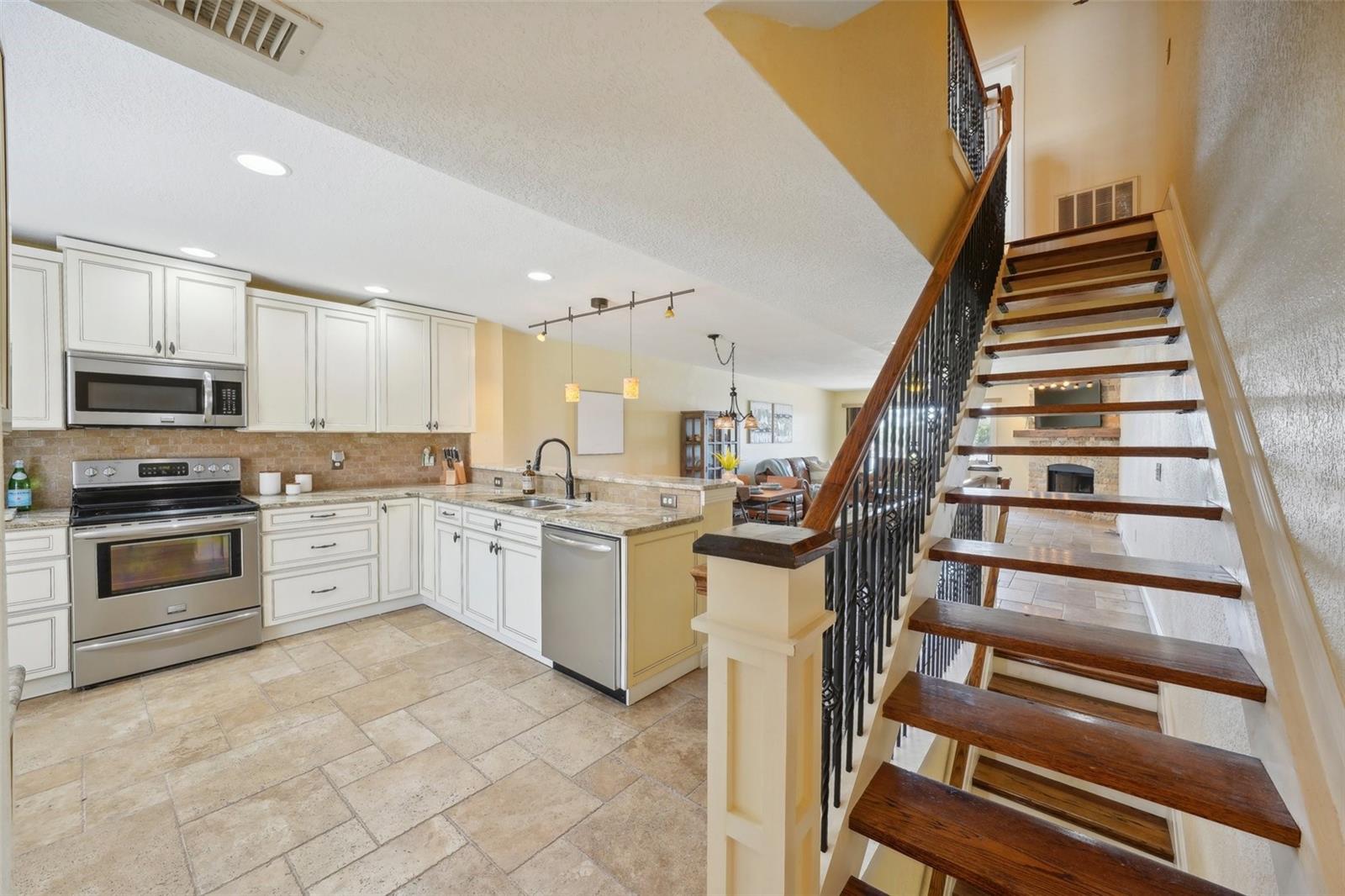 637 Pinellas Bayway #105 Property Photo 14