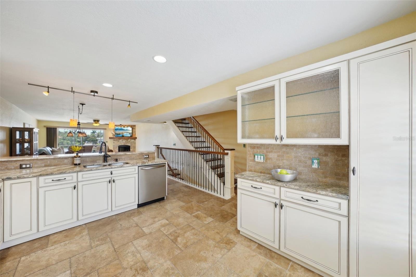 637 Pinellas Bayway #105 Property Photo 16