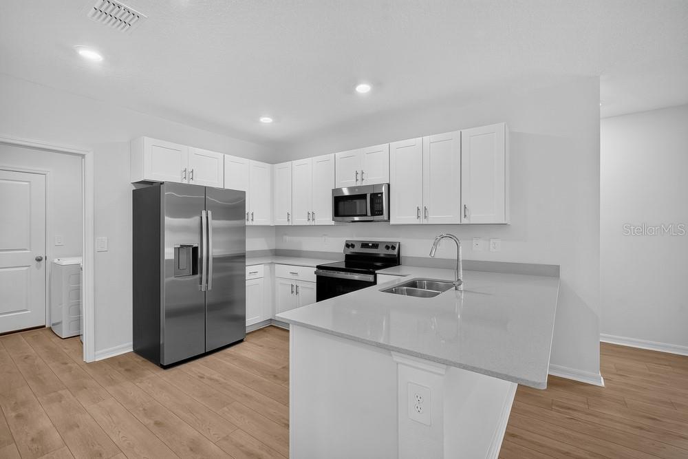 13747 Squall Ln Property Photo 6