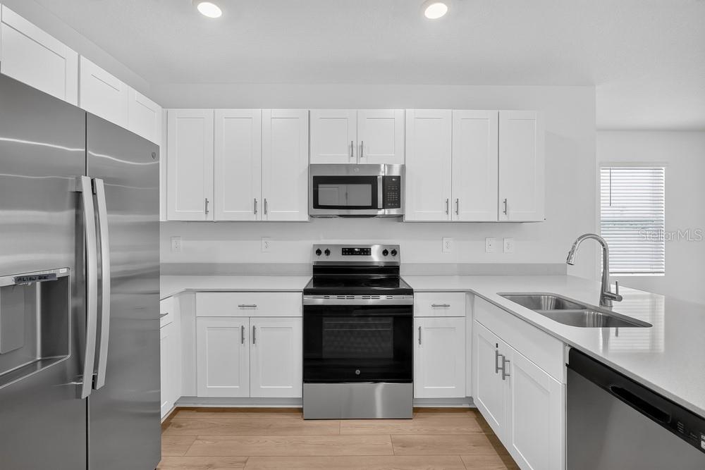 13747 Squall Ln Property Photo 8