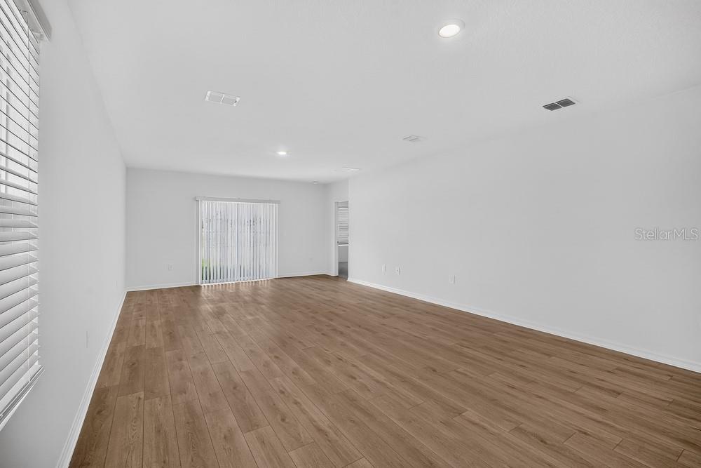 13747 Squall Ln Property Photo 10