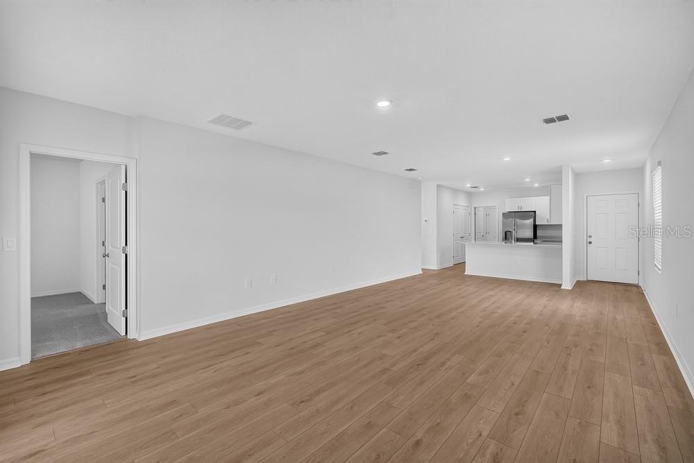 13747 Squall Ln Property Photo 11