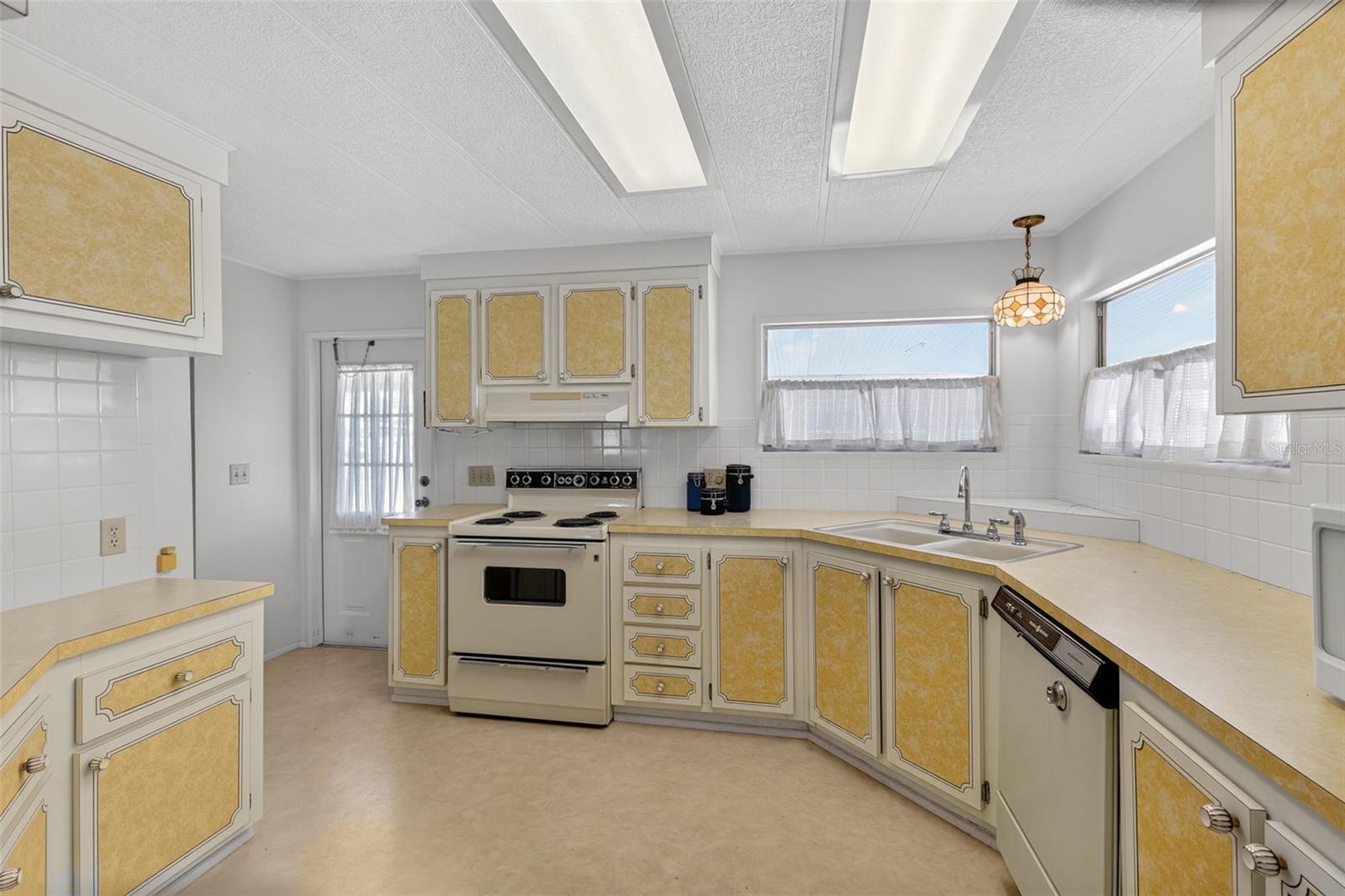 322 Robalo Property Photo 4