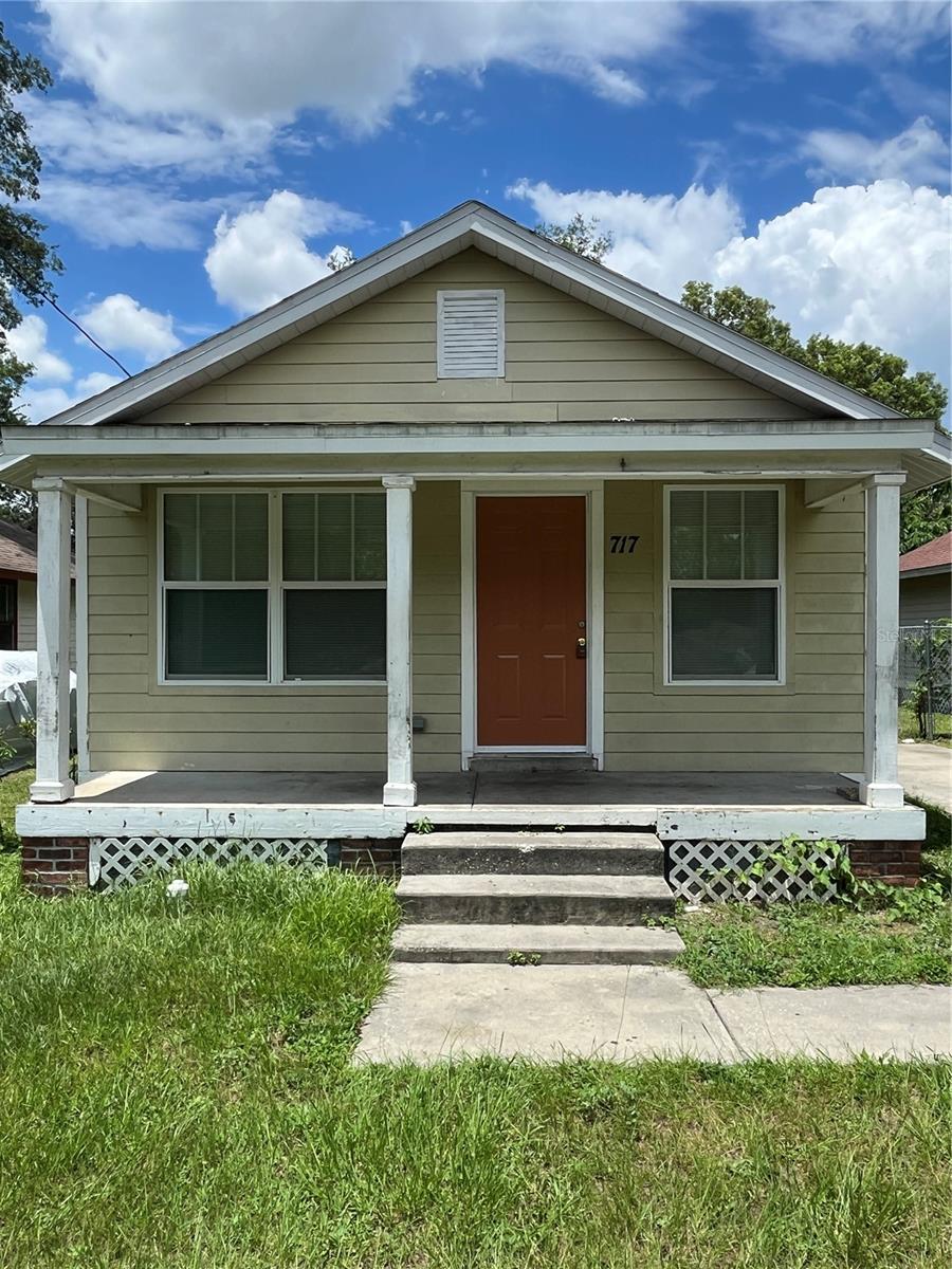 717 W SILVER SPRINGS PL Property Photo 1