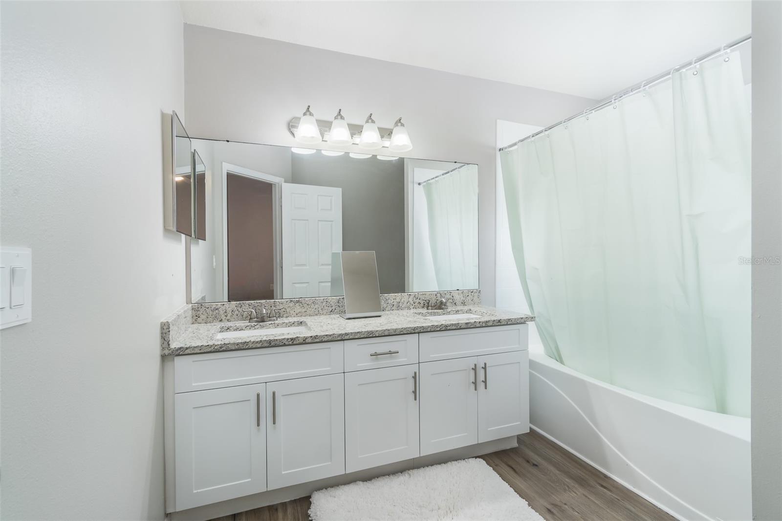 1707 Bondurant Way Property Photo 18