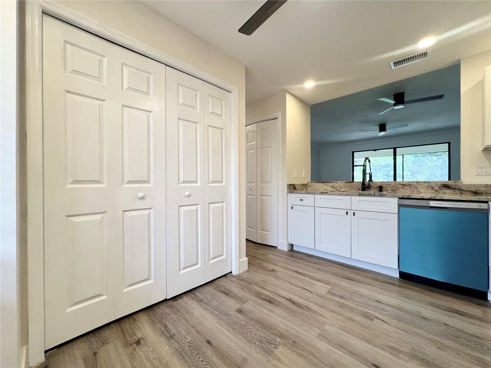 3014 Red Oak Ct #102 Property Photo 13