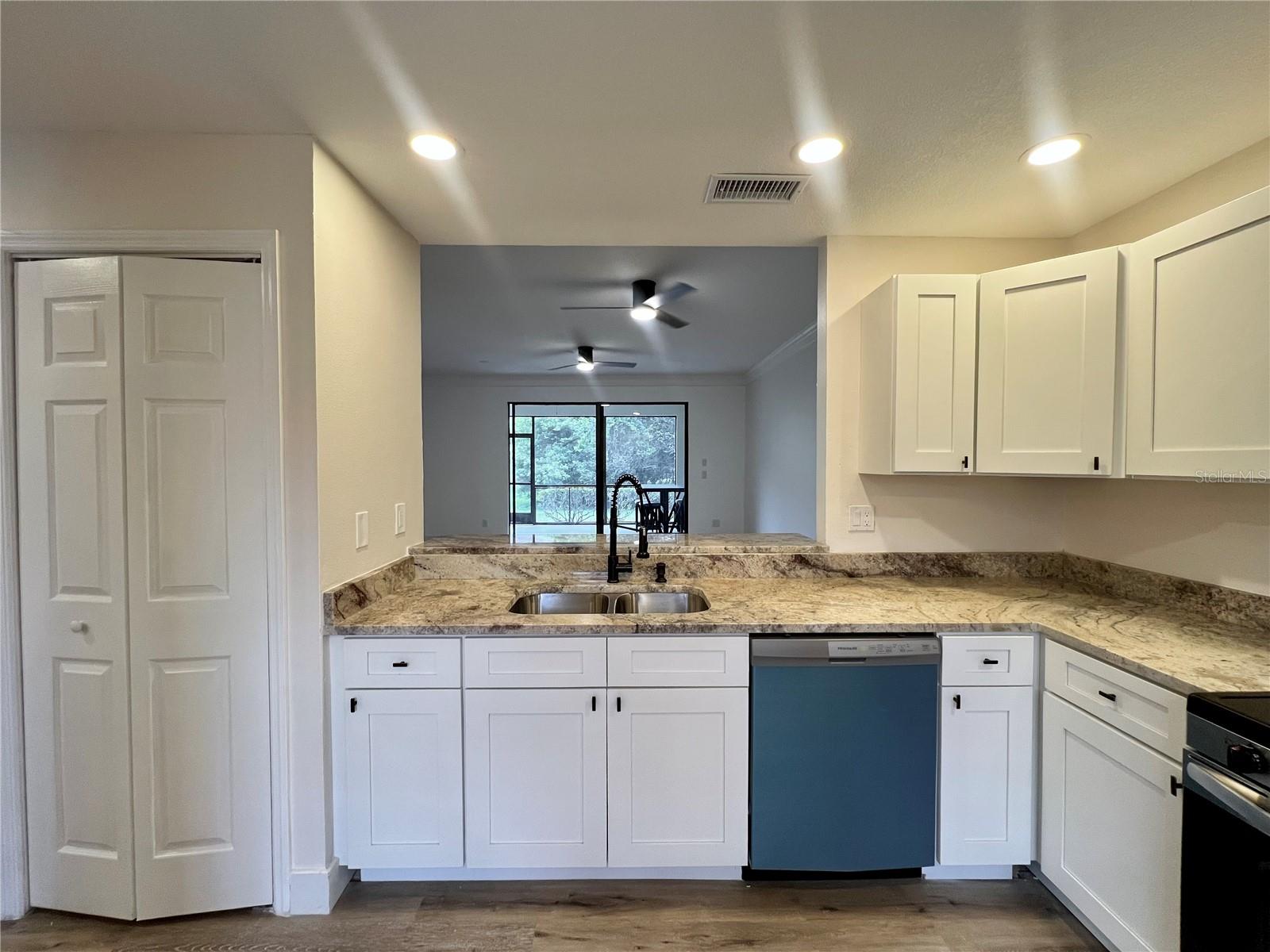 3014 Red Oak Ct #102 Property Photo 14