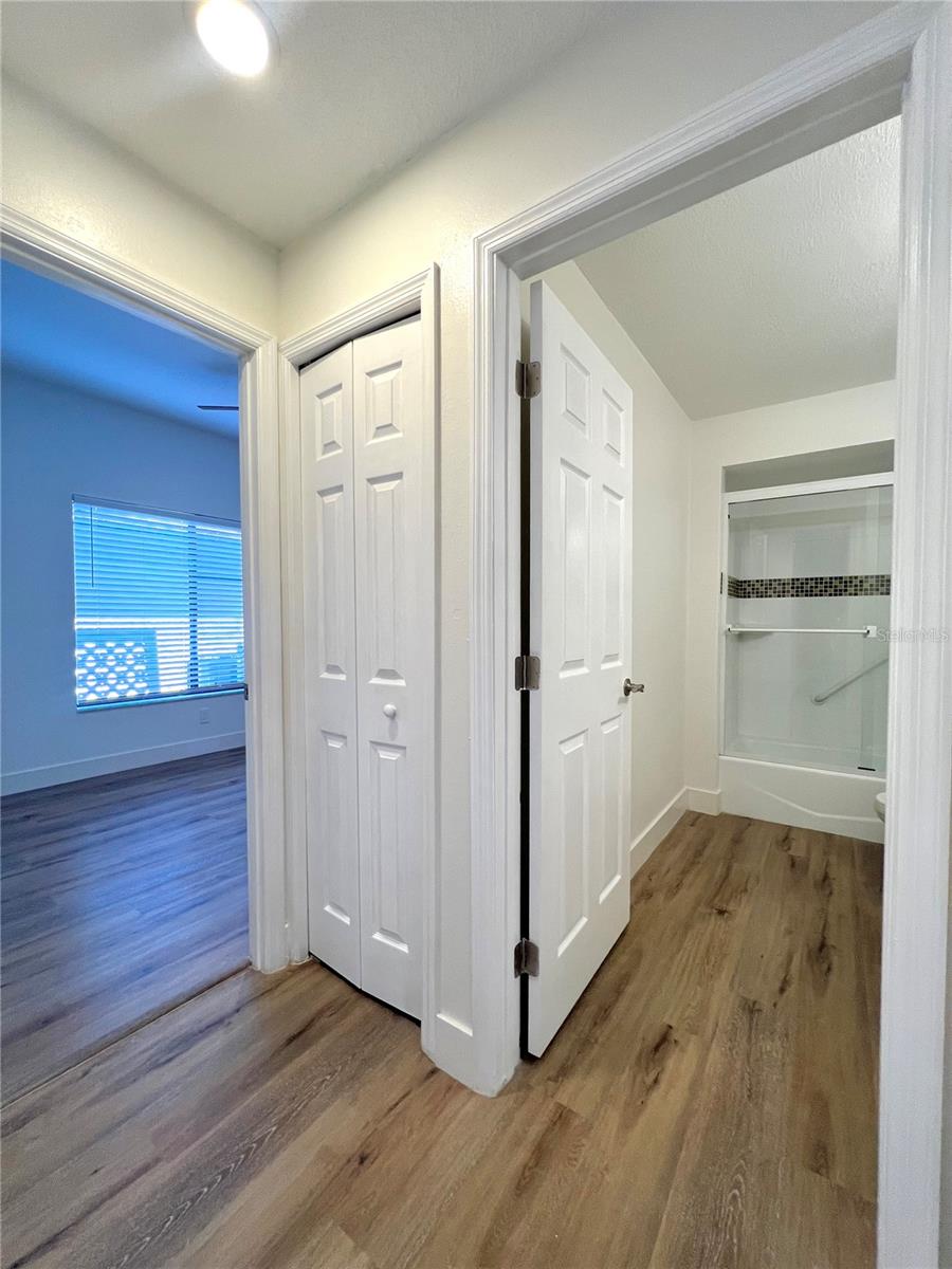 3014 Red Oak Ct #102 Property Photo 15