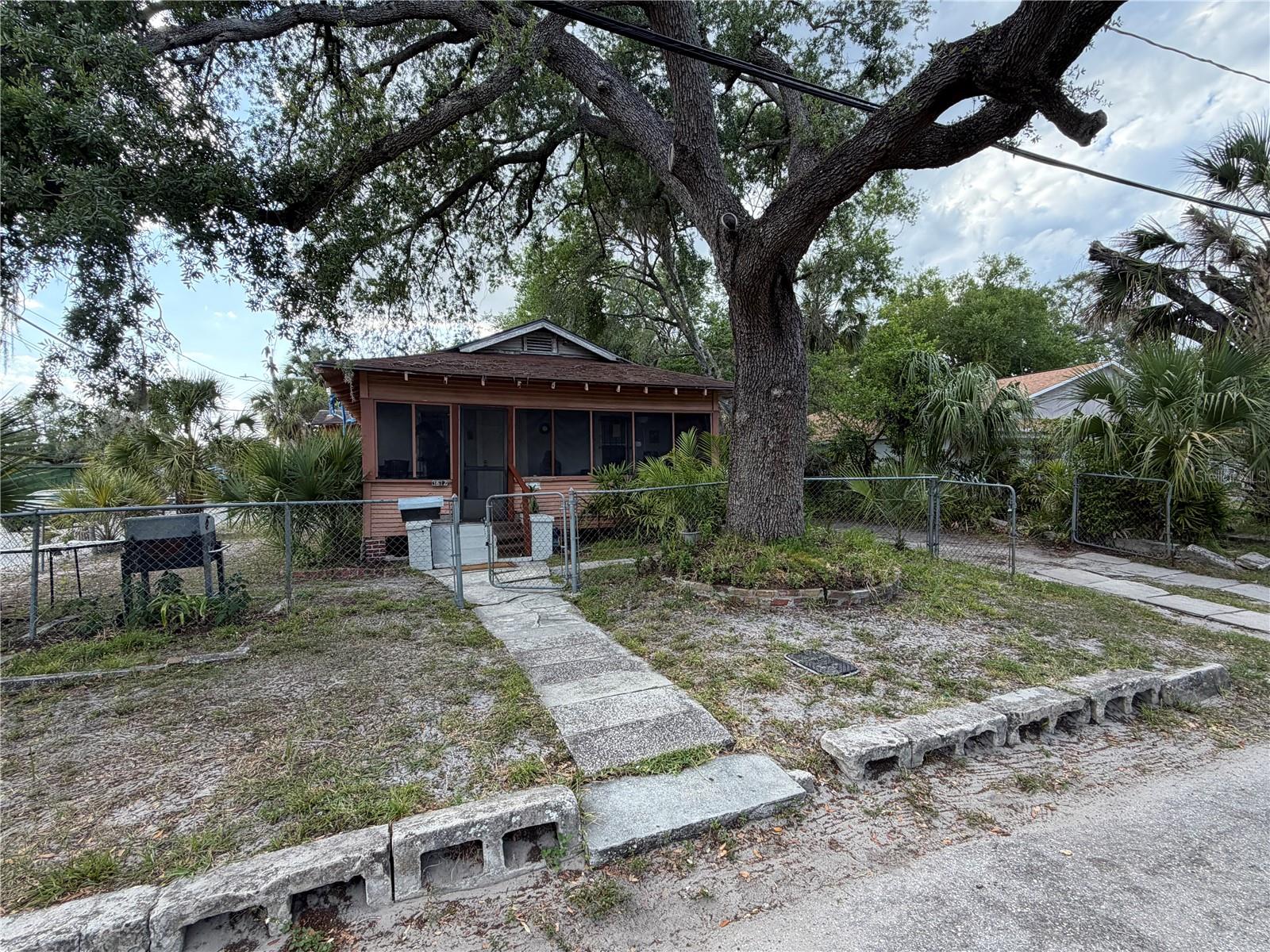 TB8503790 Property Photo 8