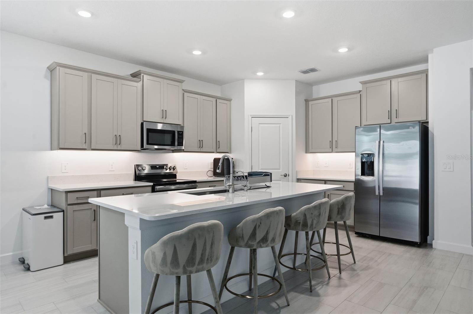 10770 Tupper Cay Dr Property Photo 13