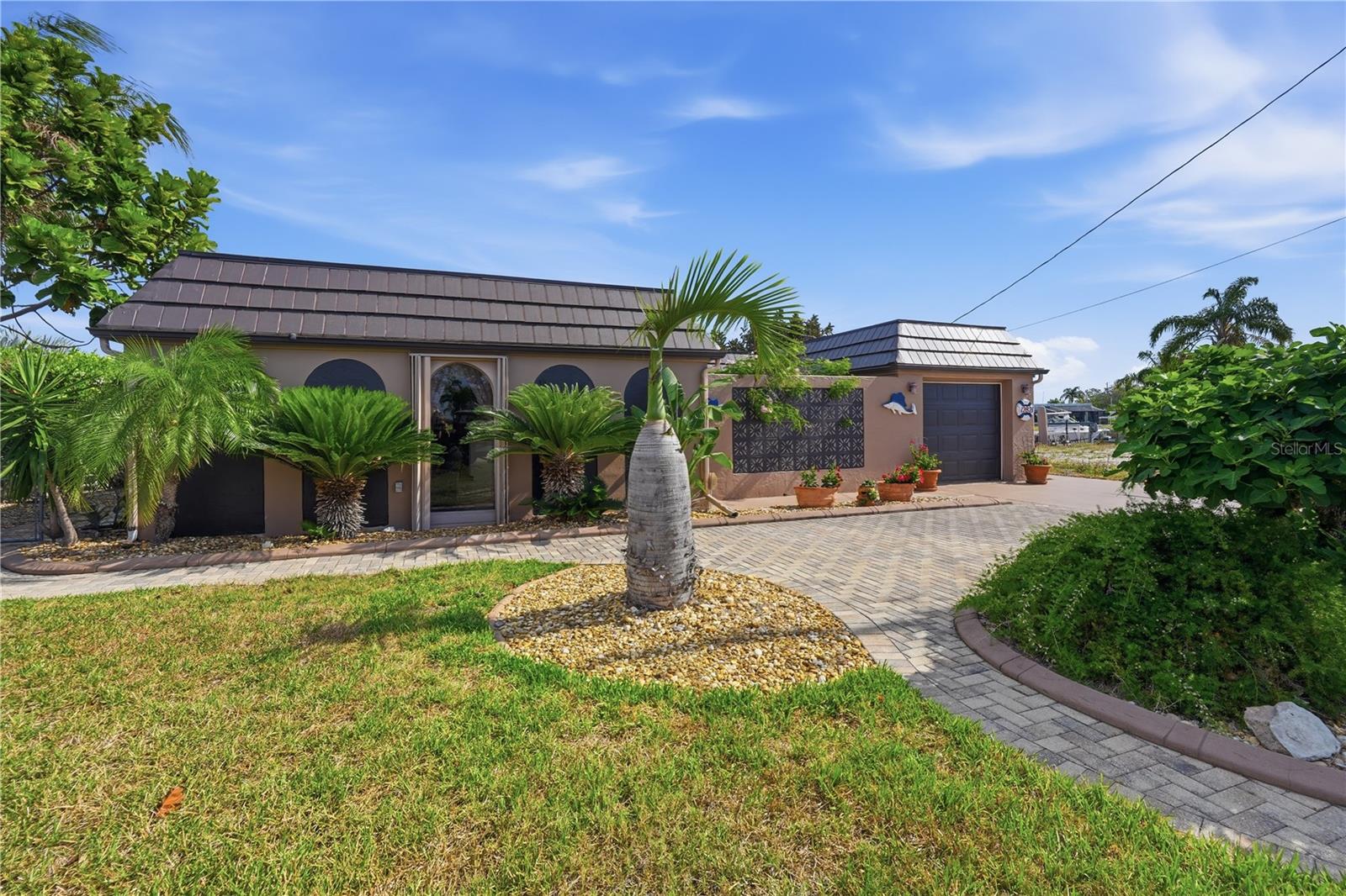 12821 4th Isle Property Photo 2