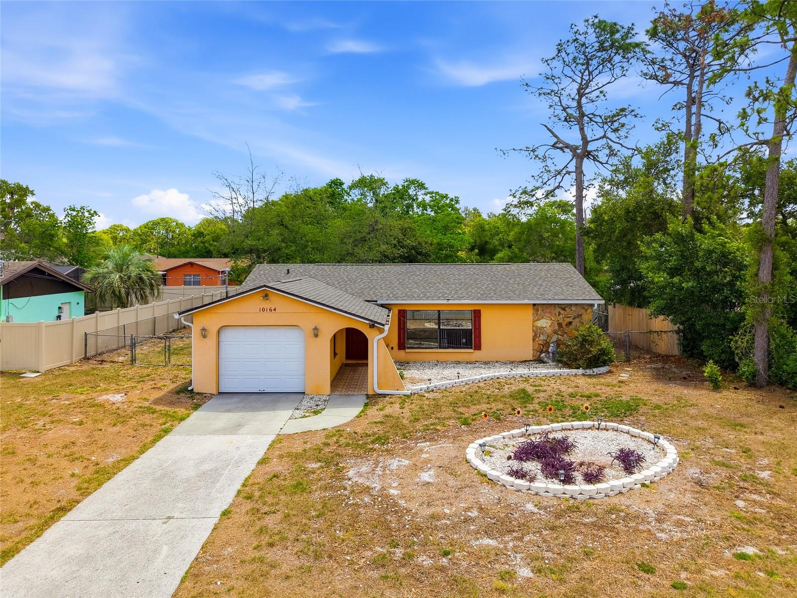 10164 GIFFORD DR Property Photo 1