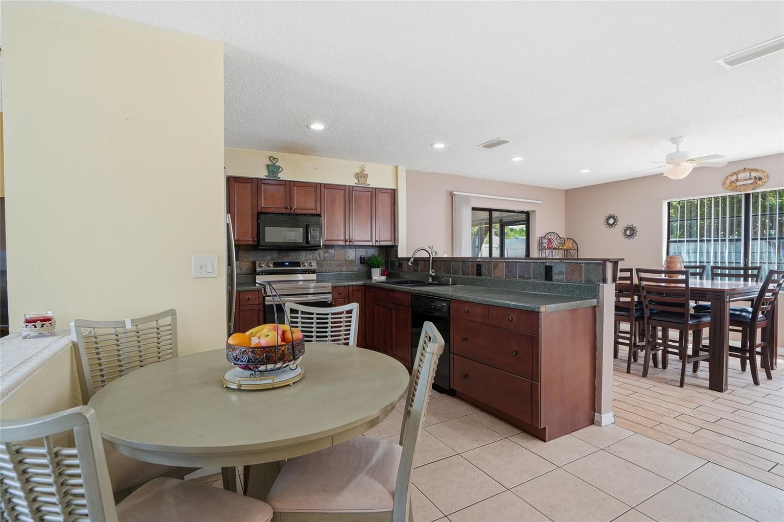 10164 Gifford Dr Property Photo 6