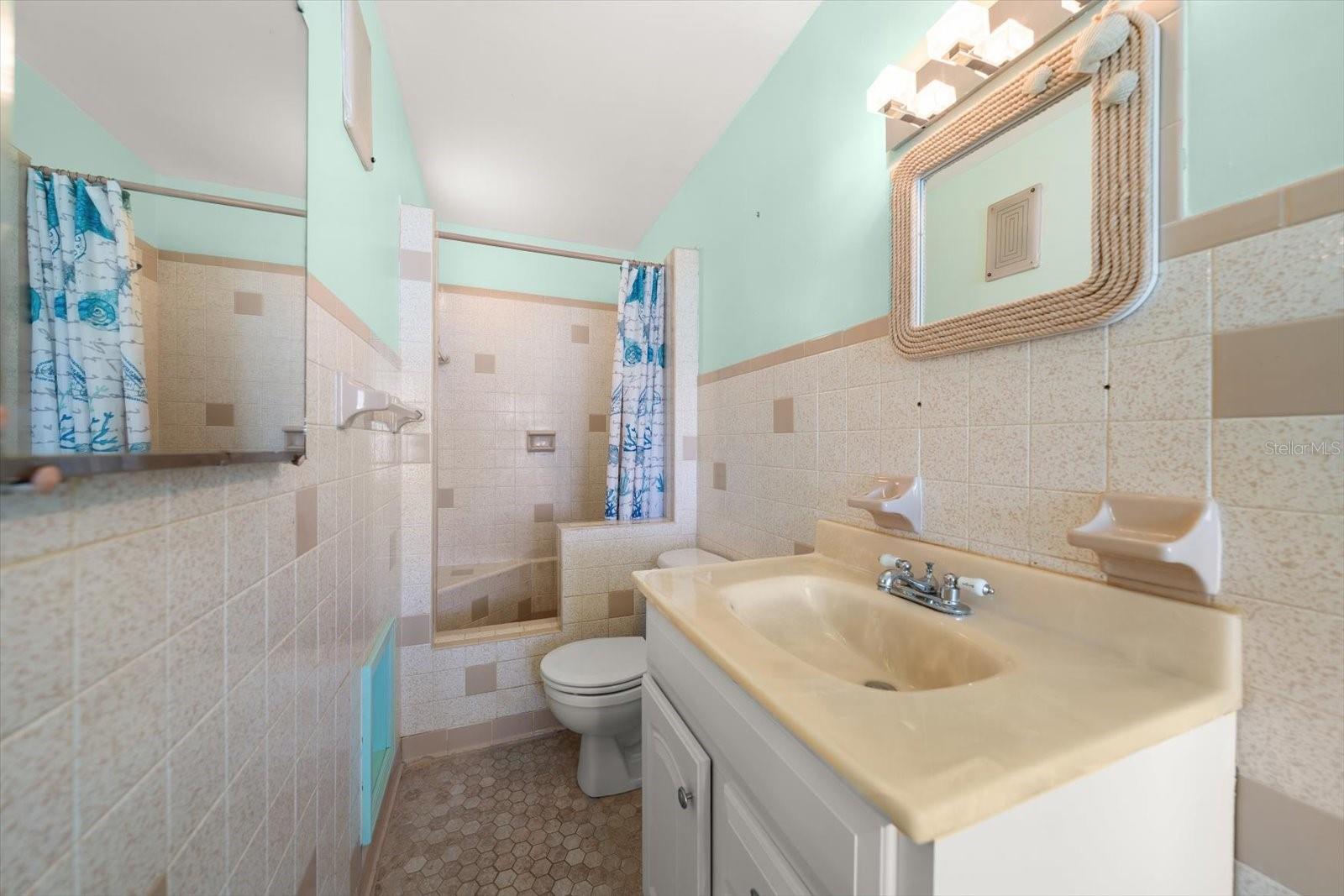 40 77th Ave Property Photo 33