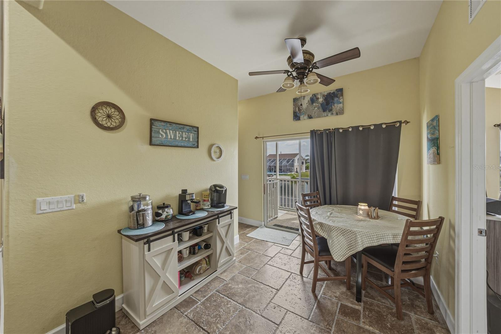 4178 Des Prez Ct Property Photo 23