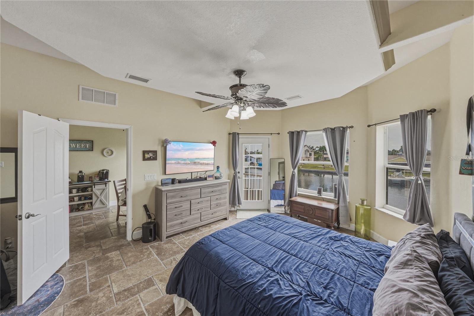 4178 Des Prez Ct Property Photo 28