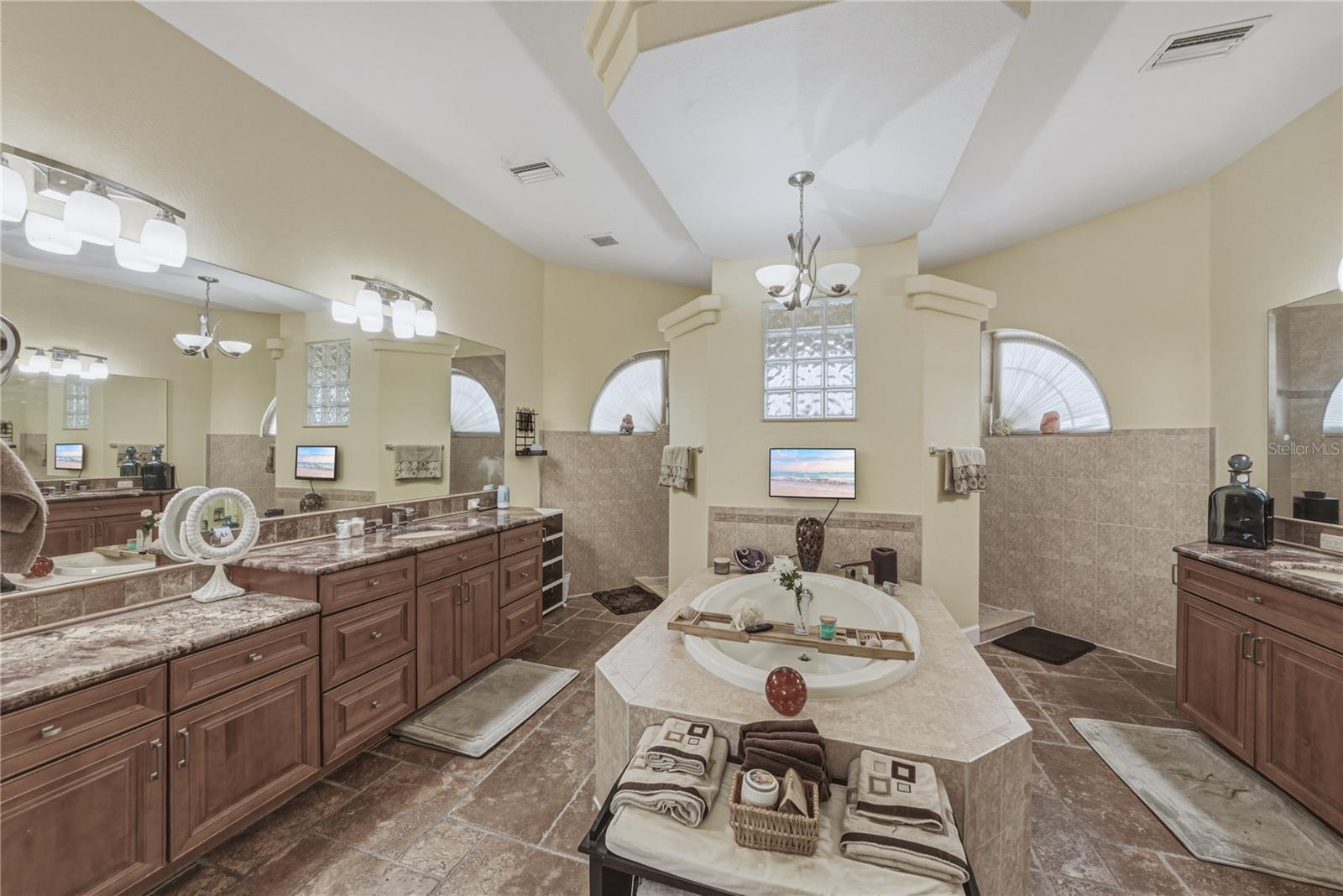 4178 Des Prez Ct Property Photo 32