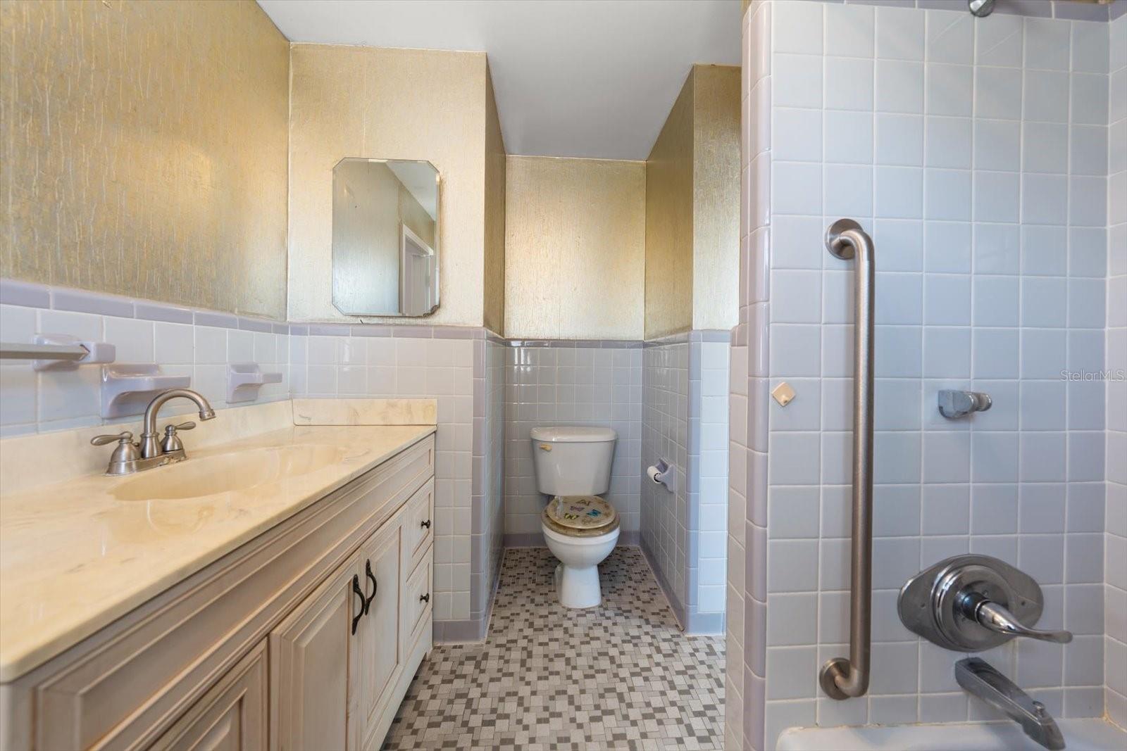 40 77th Ave Property Photo 28