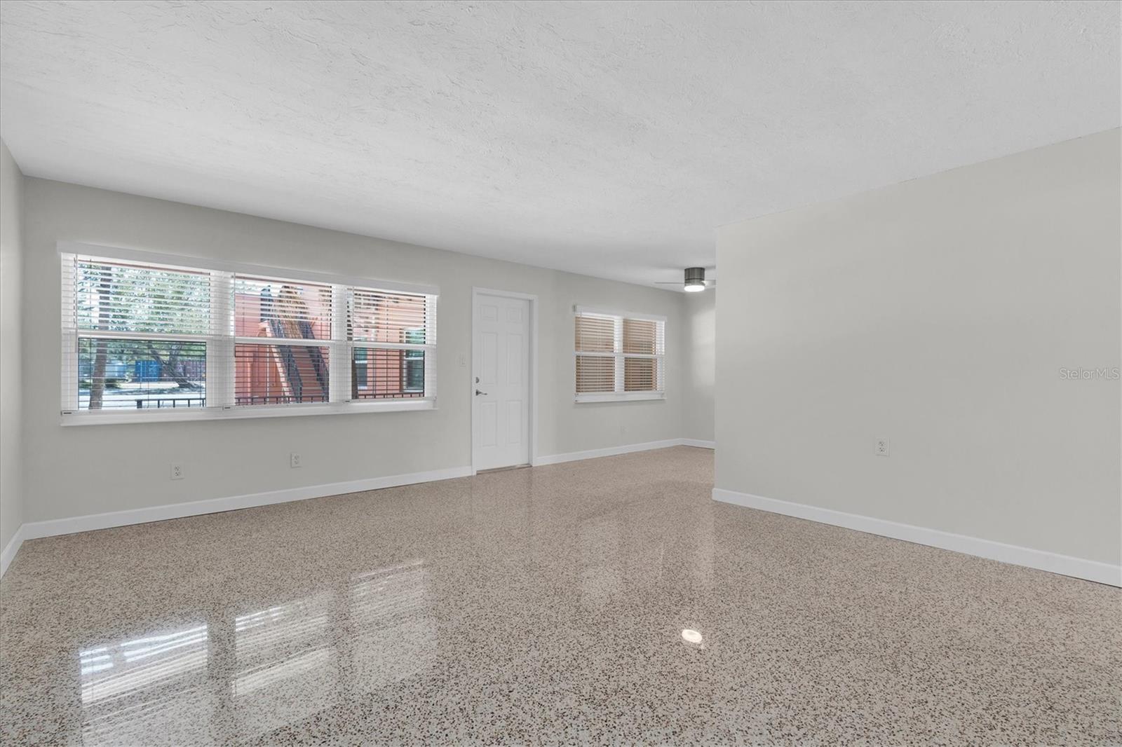 121 46th Ave #1g Property Photo 4