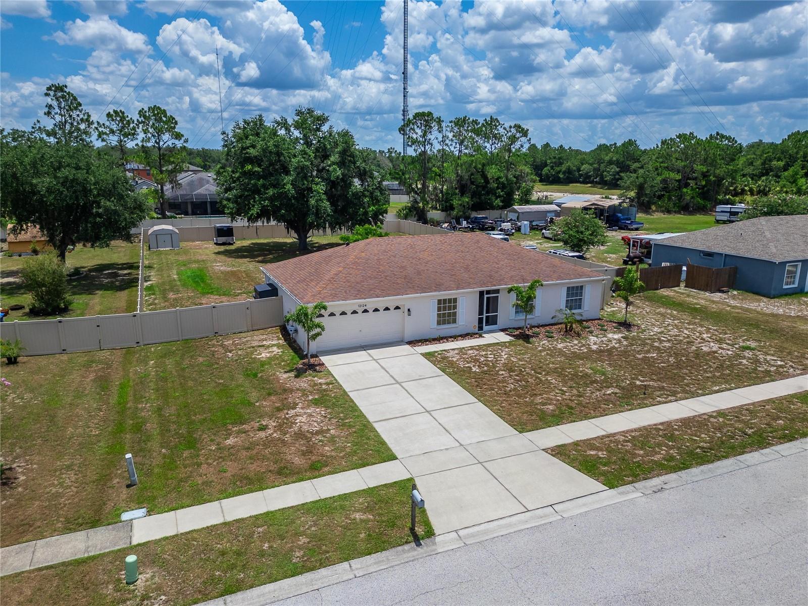 12124 Colonial Estates Ln Property Photo 4