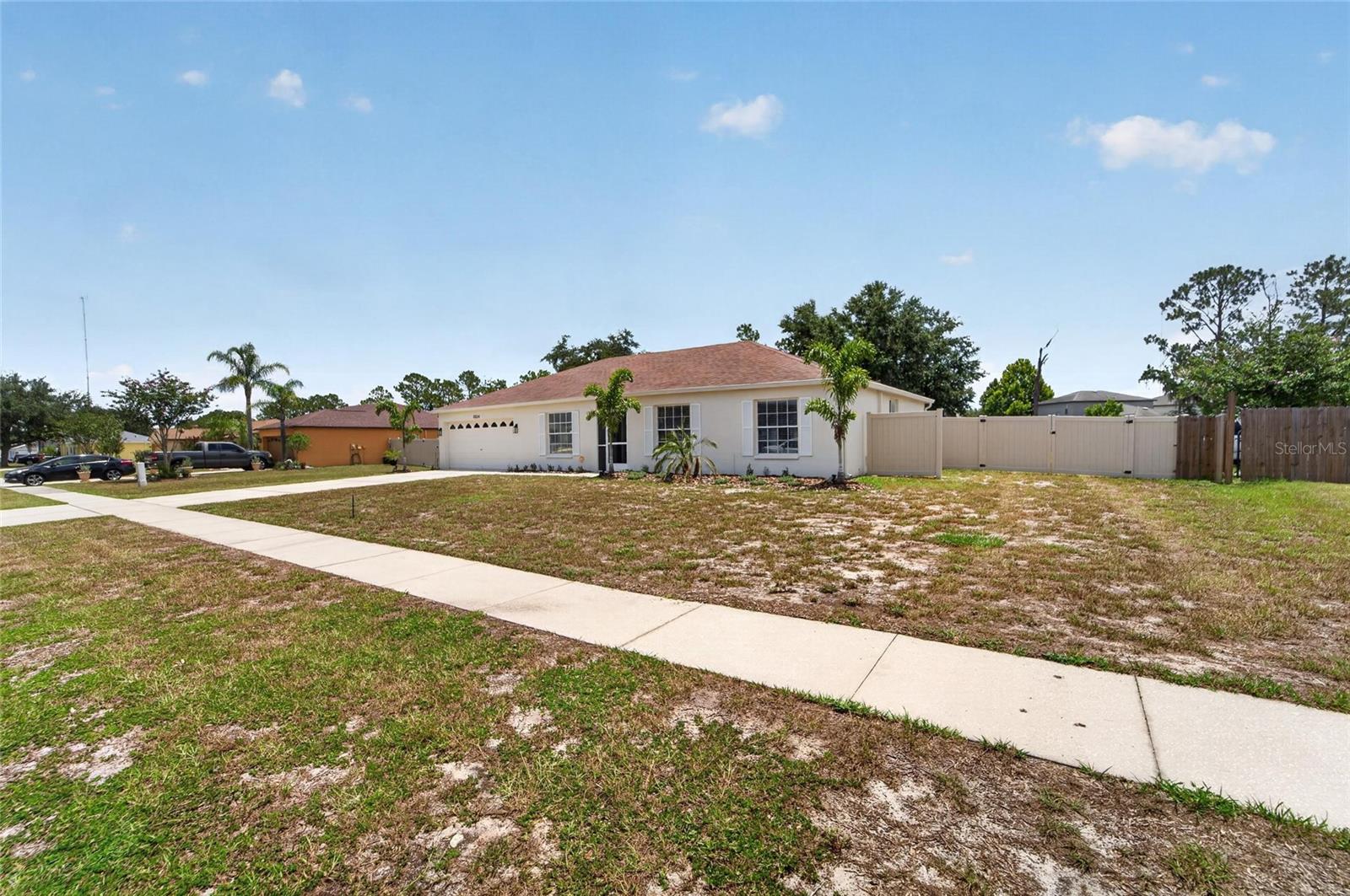 12124 Colonial Estates Ln Property Photo 28