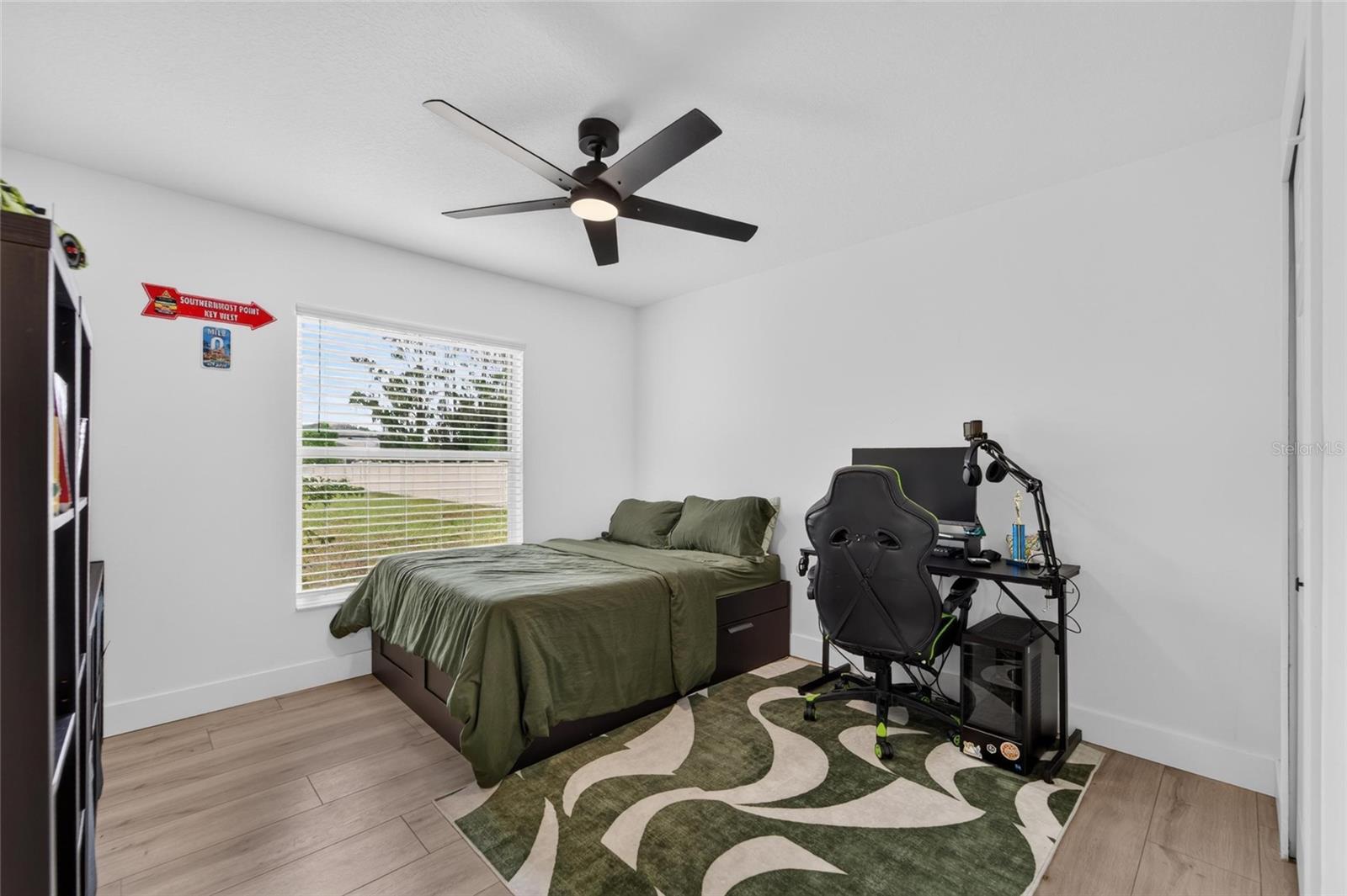 12124 Colonial Estates Ln Property Photo 32