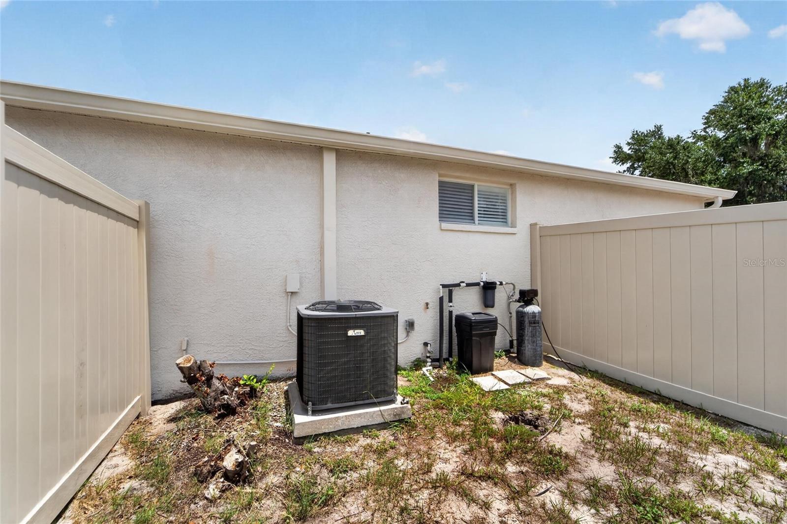 12124 Colonial Estates Ln Property Photo 34