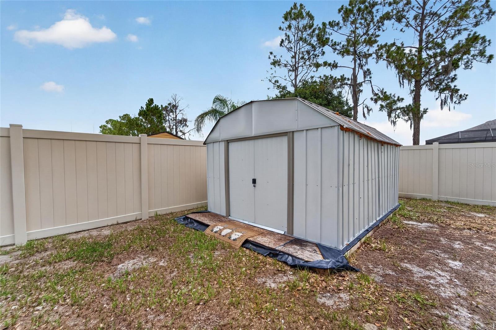 12124 Colonial Estates Ln Property Photo 37