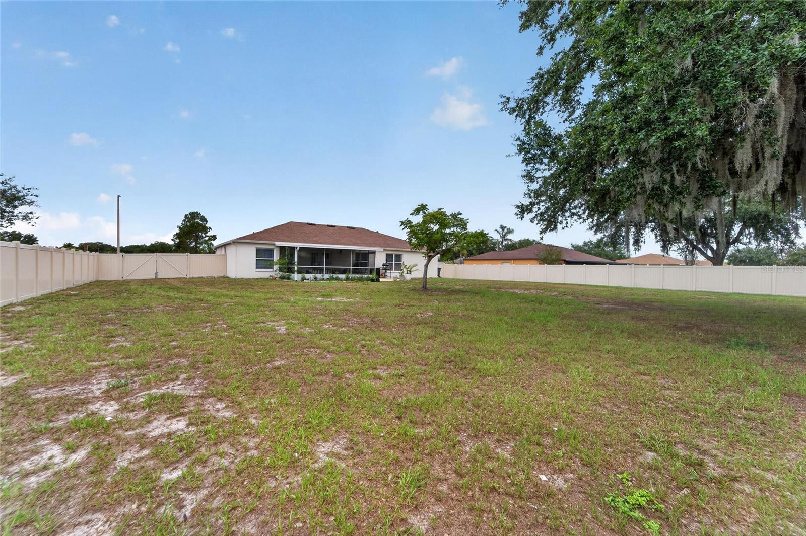 12124 Colonial Estates Ln Property Photo 41