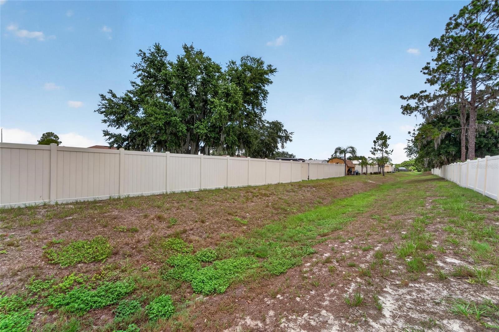 12124 Colonial Estates Ln Property Photo 48