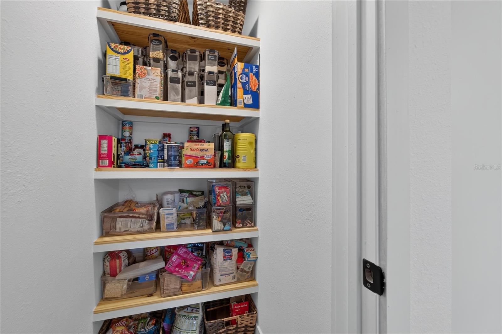 12124 Colonial Estates Ln Property Photo 67