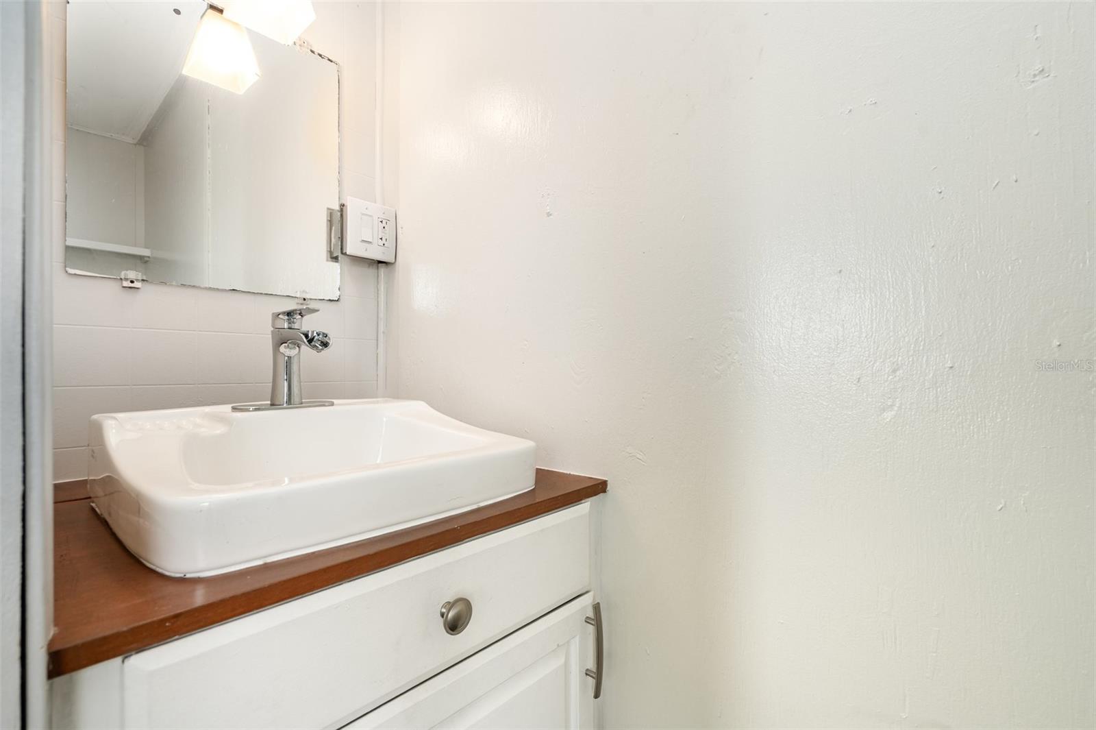 1107 Cable Ln Property Photo 12