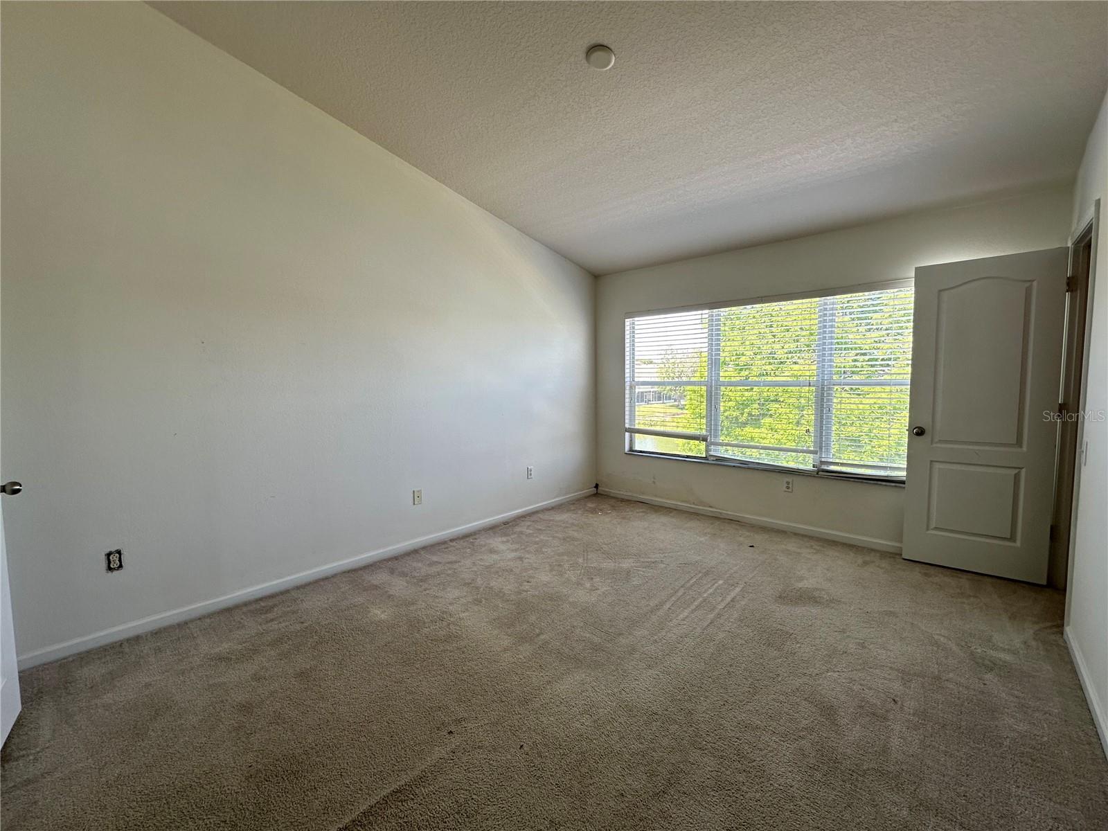 4871 Pond Ridge Dr Property Photo 16