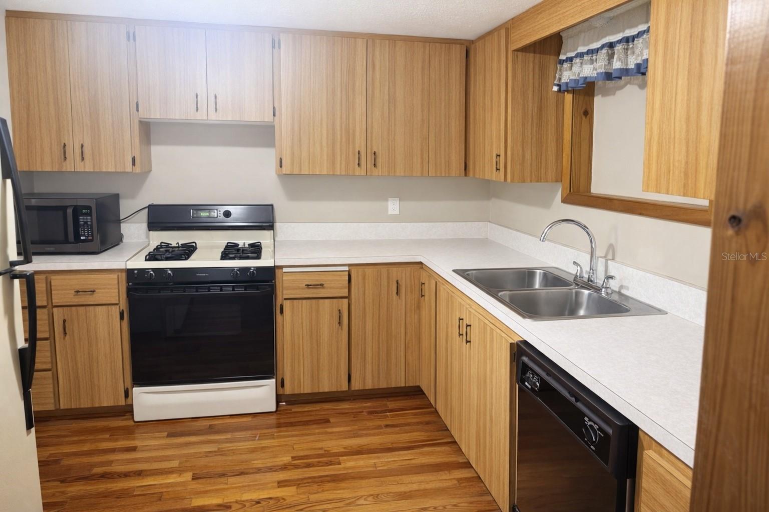 10019 Curley Rd Property Photo 5