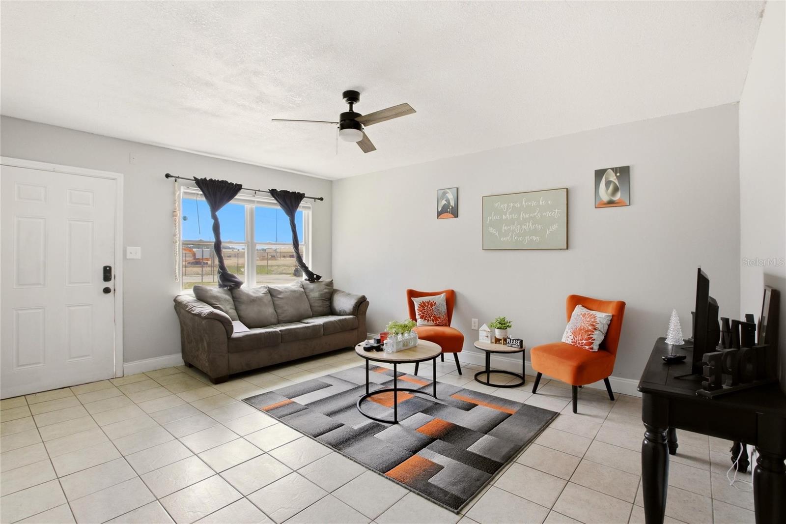 1702 Birchwood Cir Property Photo 4