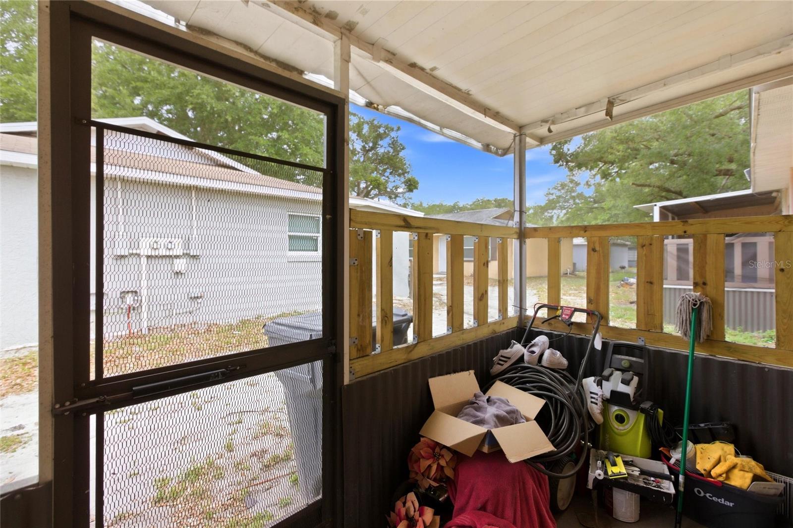 1702 Birchwood Cir Property Photo 16