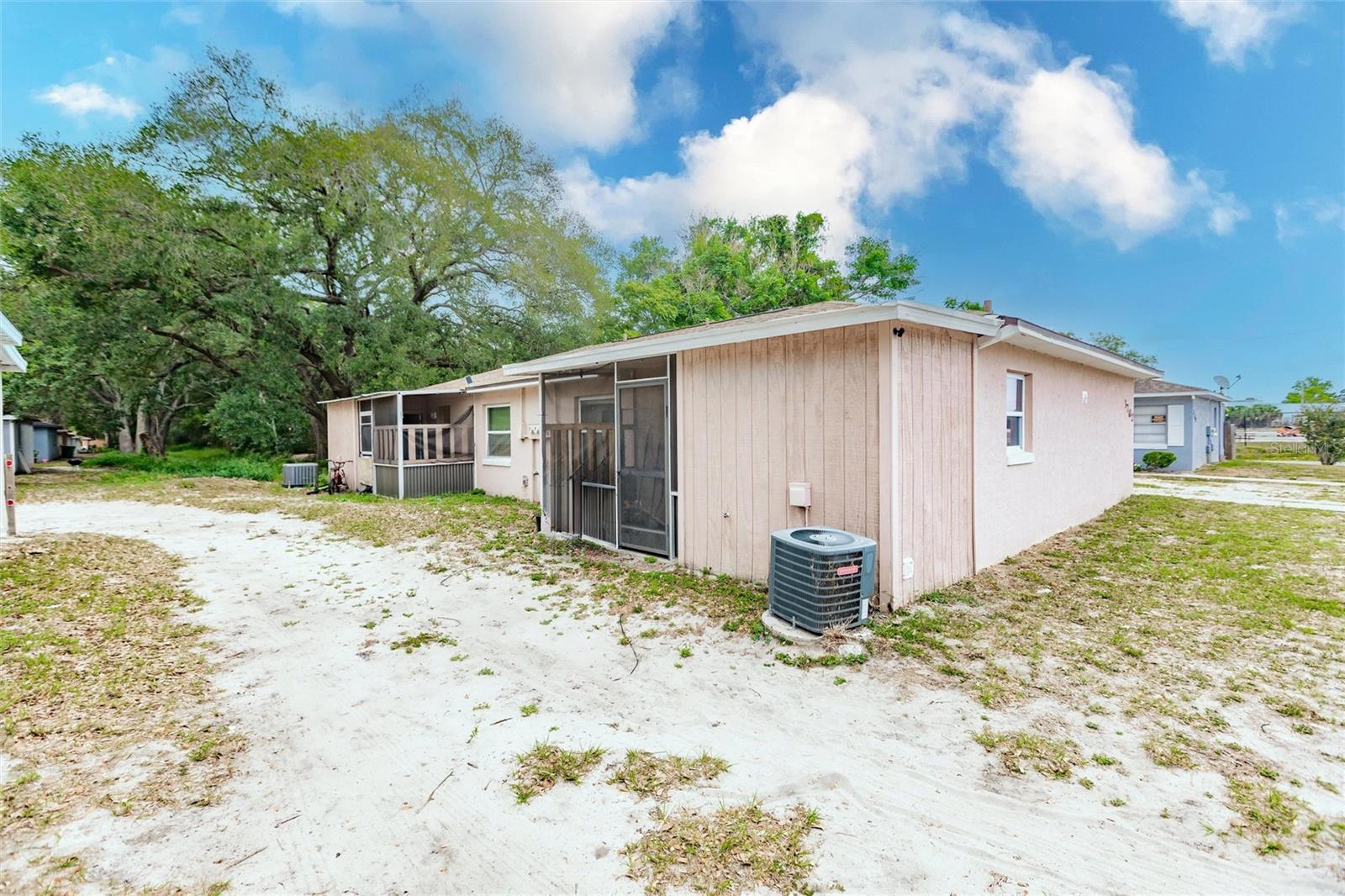 1702 Birchwood Cir Property Photo 19