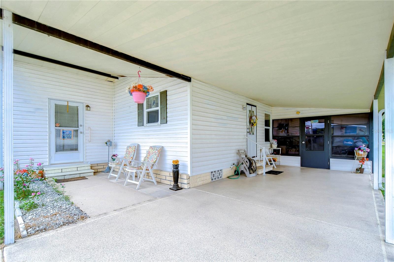 3843 Damian Dr Property Photo 5
