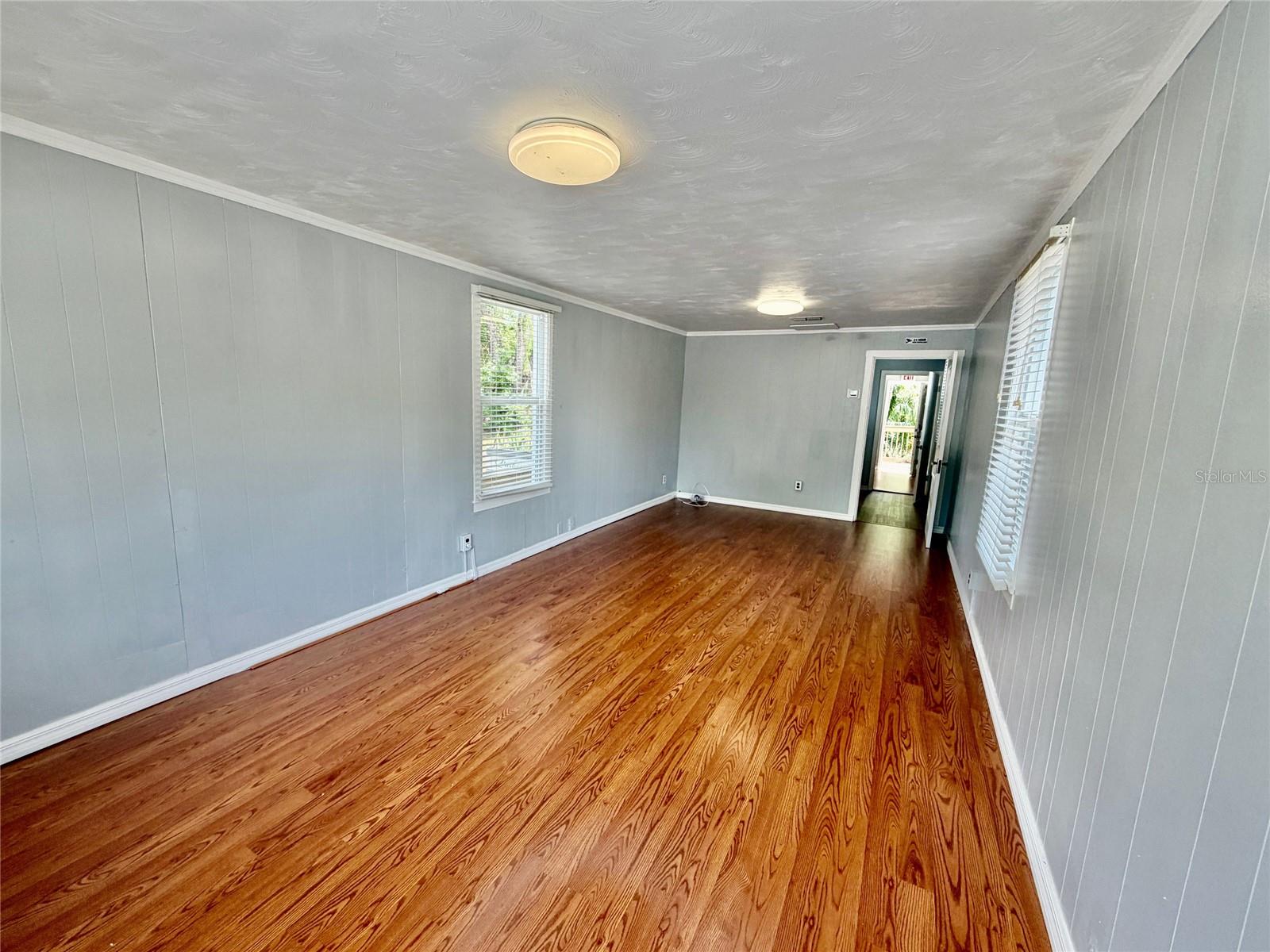 270 N Broad St Property Photo 5