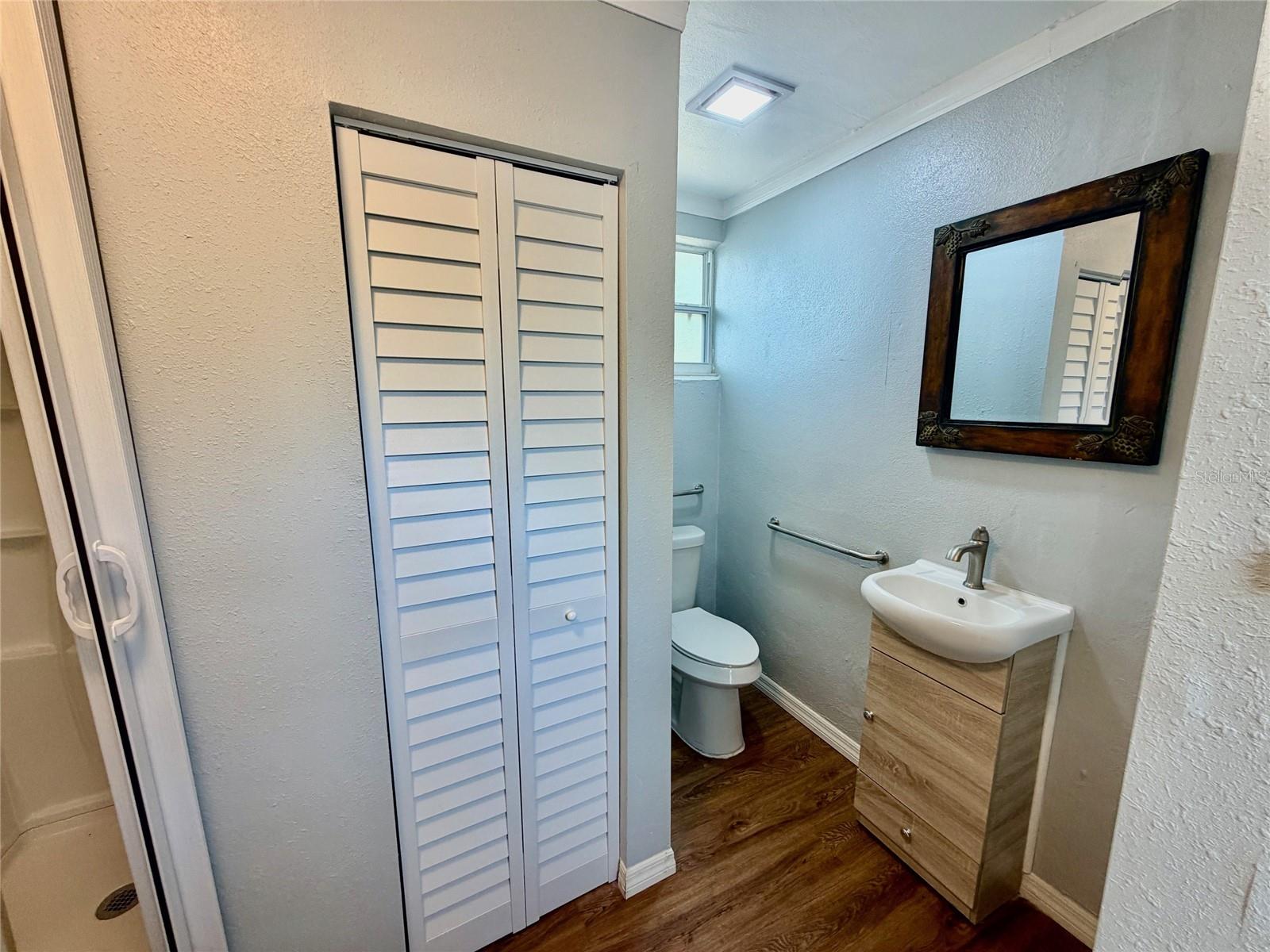 270 N Broad St Property Photo 9