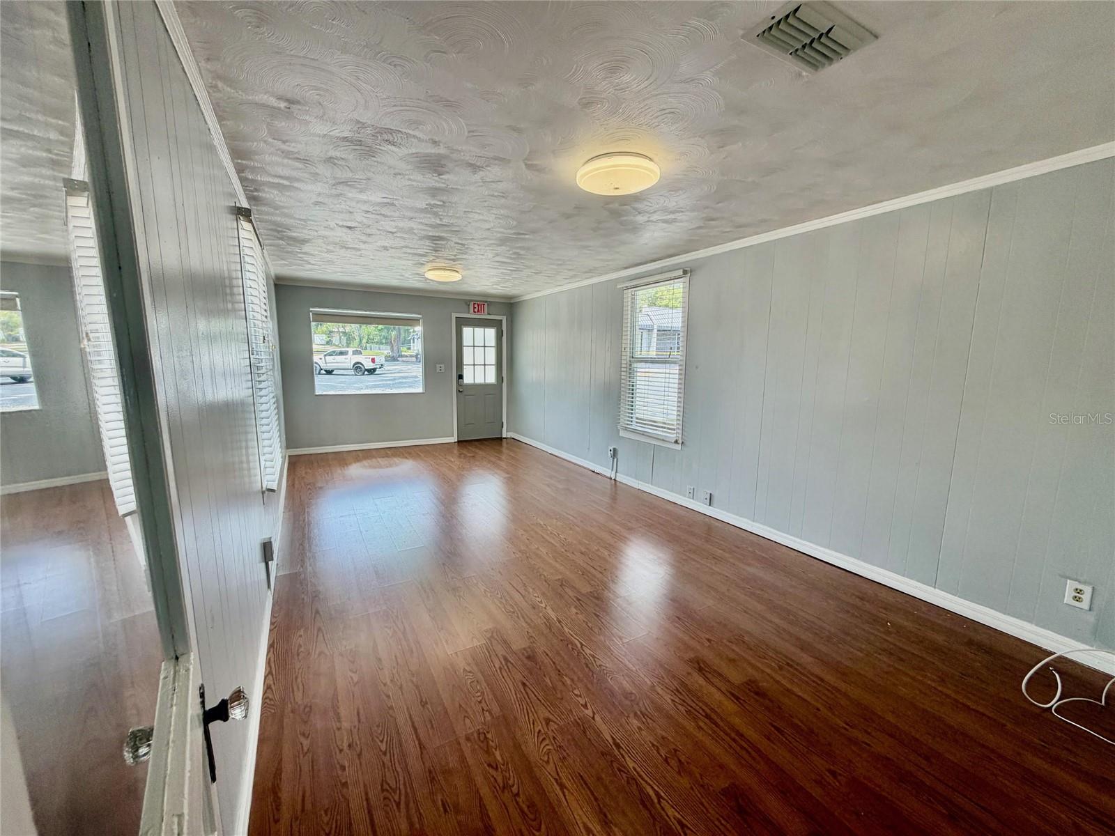 270 N Broad St Property Photo 12