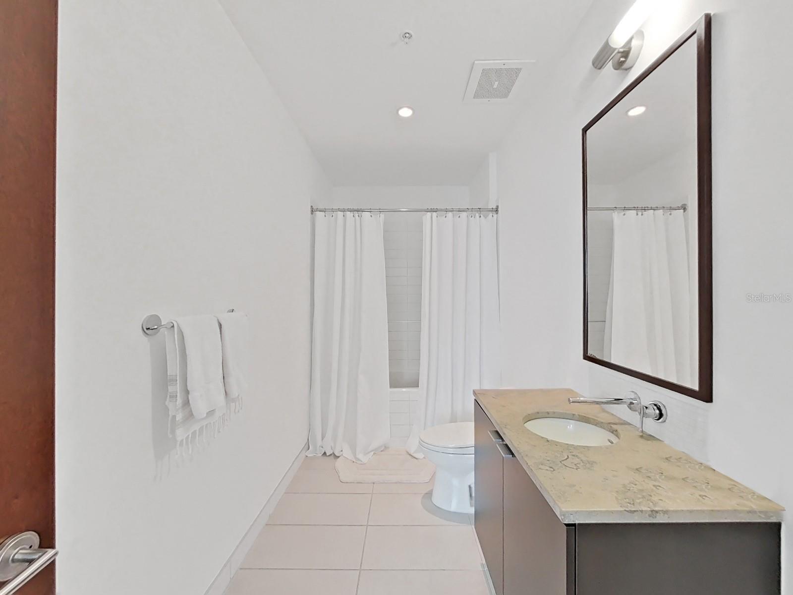912 Channelside Dr #2805 Property Photo 30