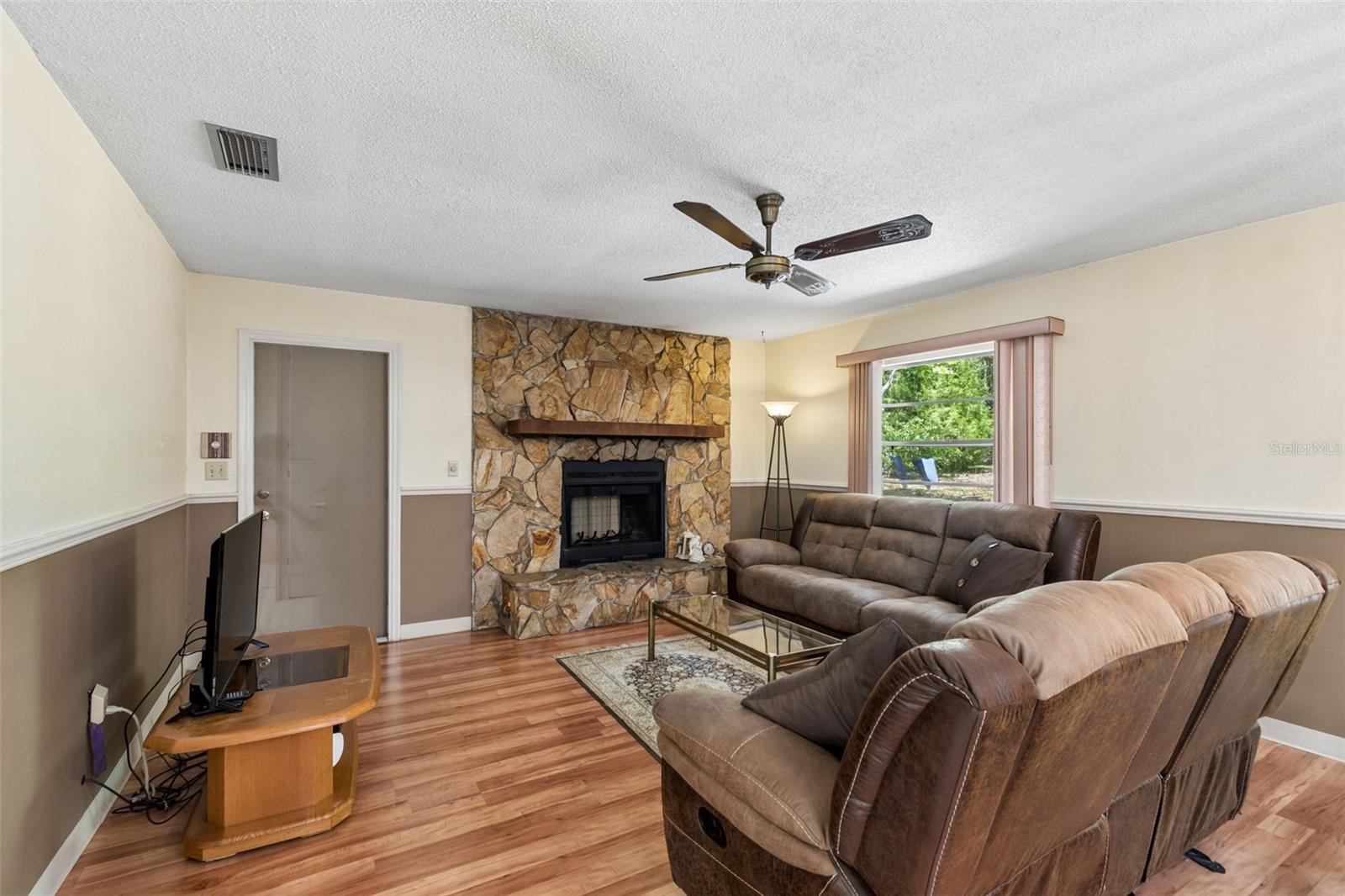 3757 E Side Ct Property Photo 10