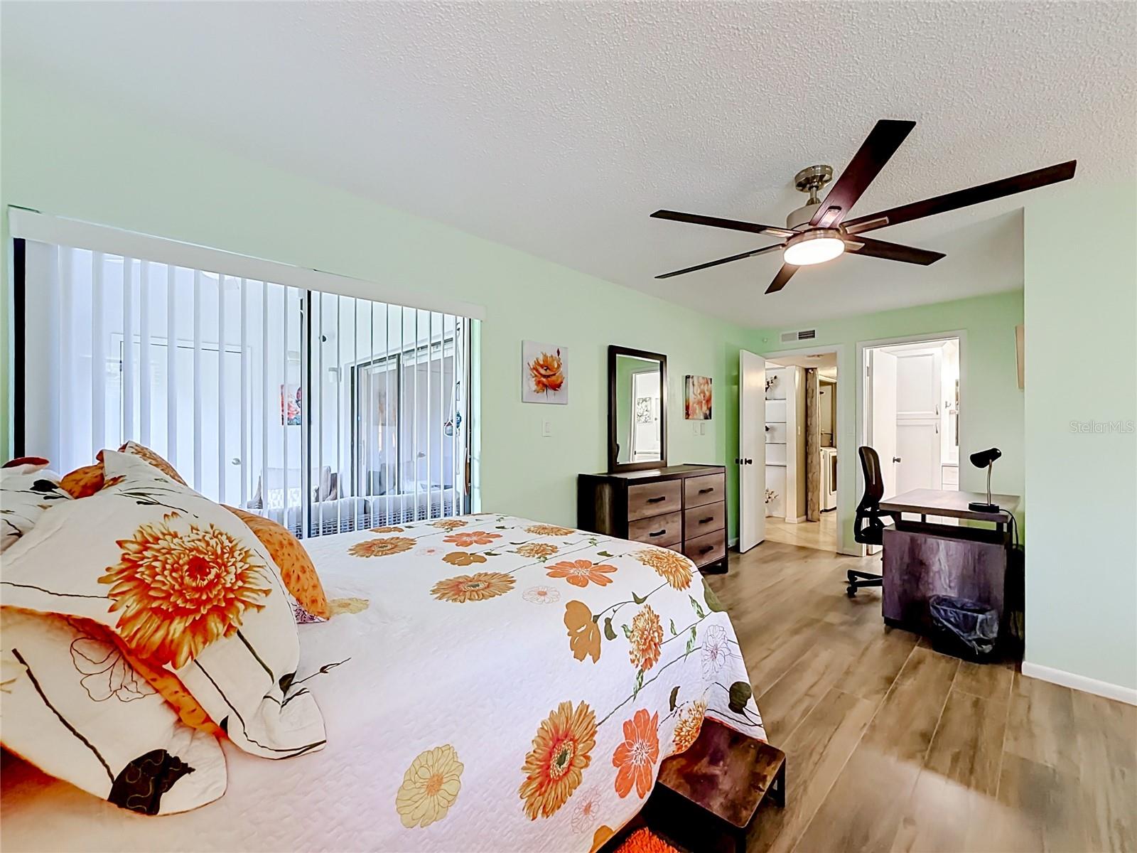 2650 Countryside Blvd #e103 Property Photo 15