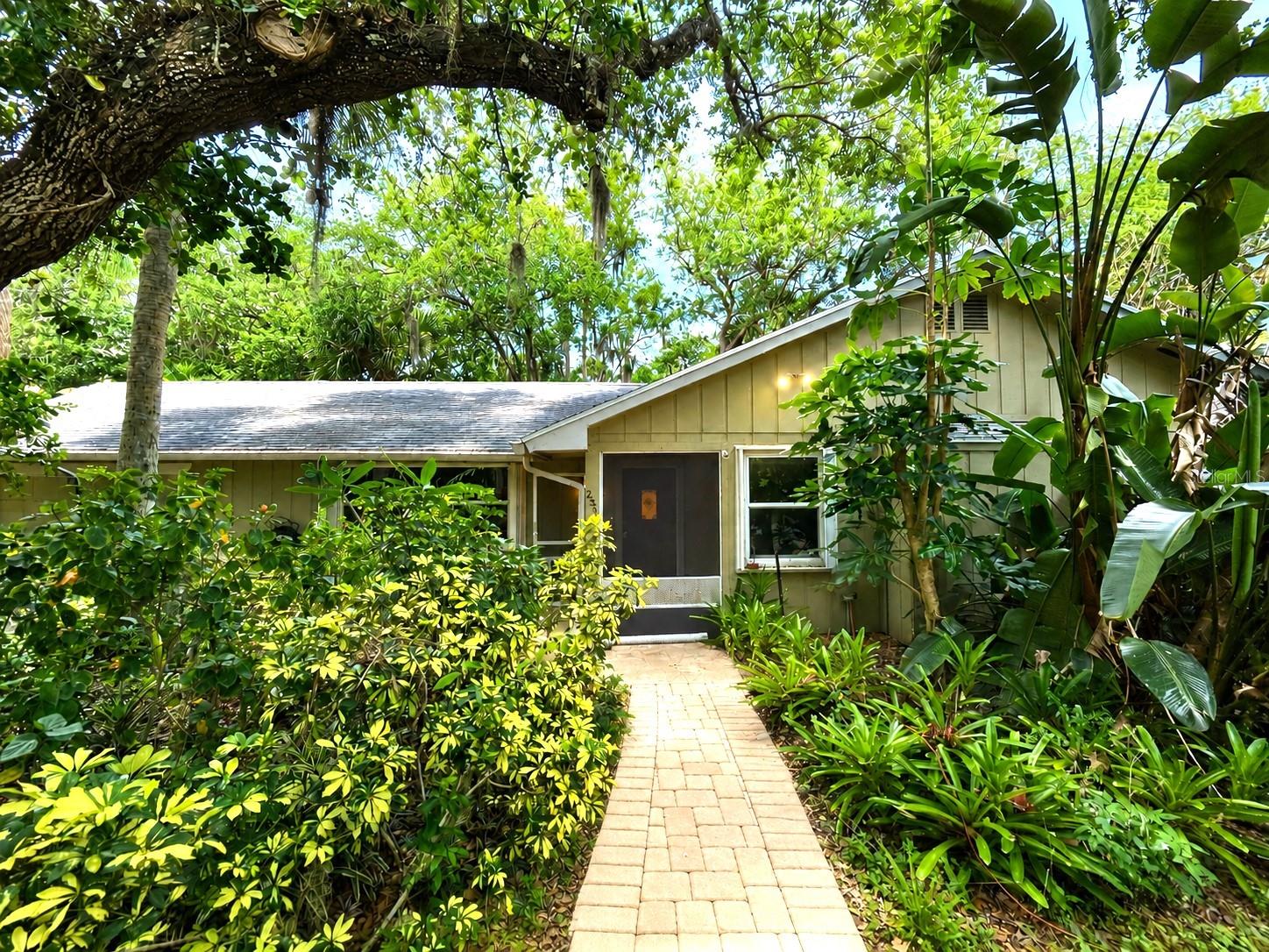 255 SW SALERNO RD