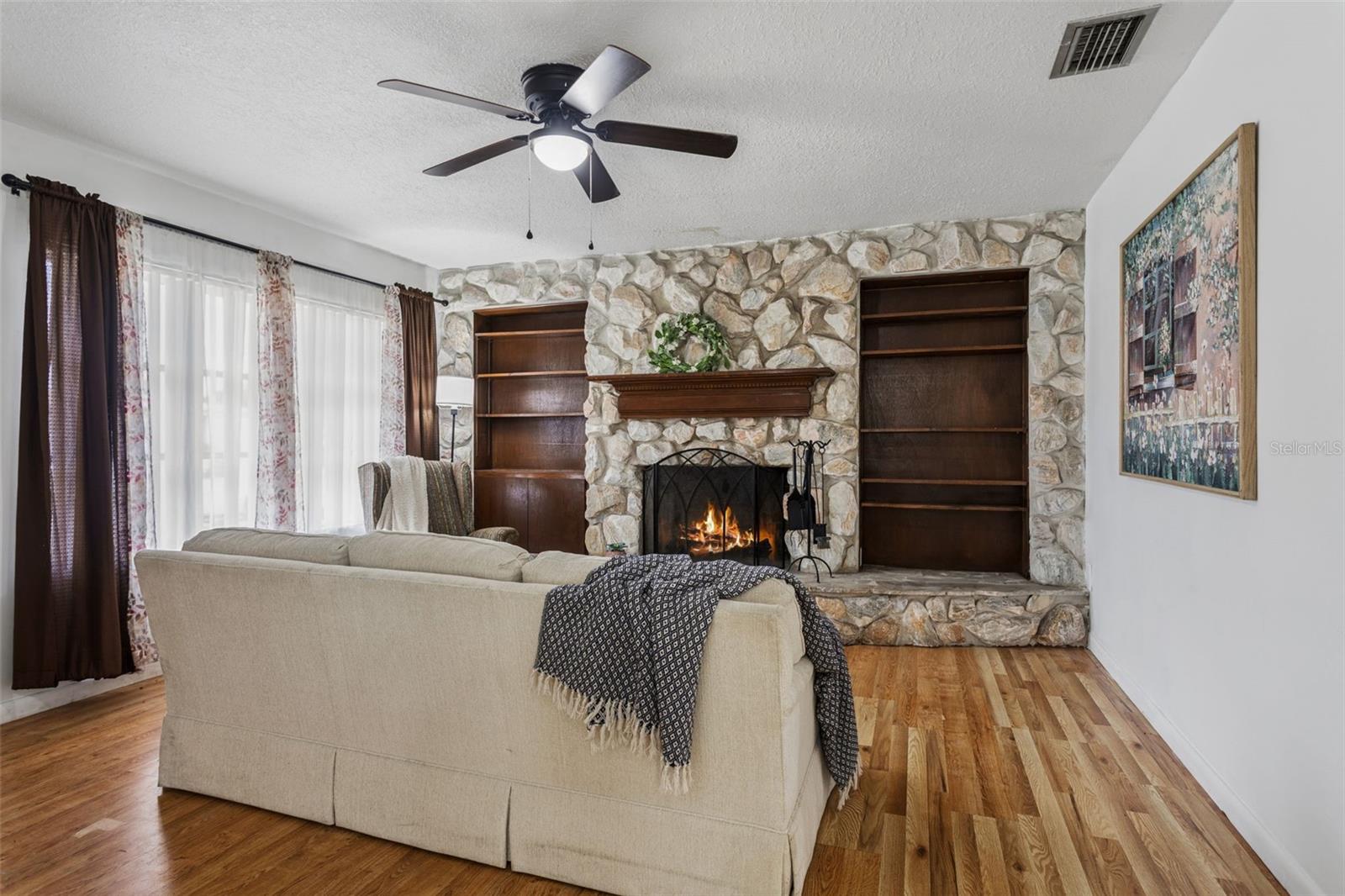 8303 Temple Park Dr Property Photo 3