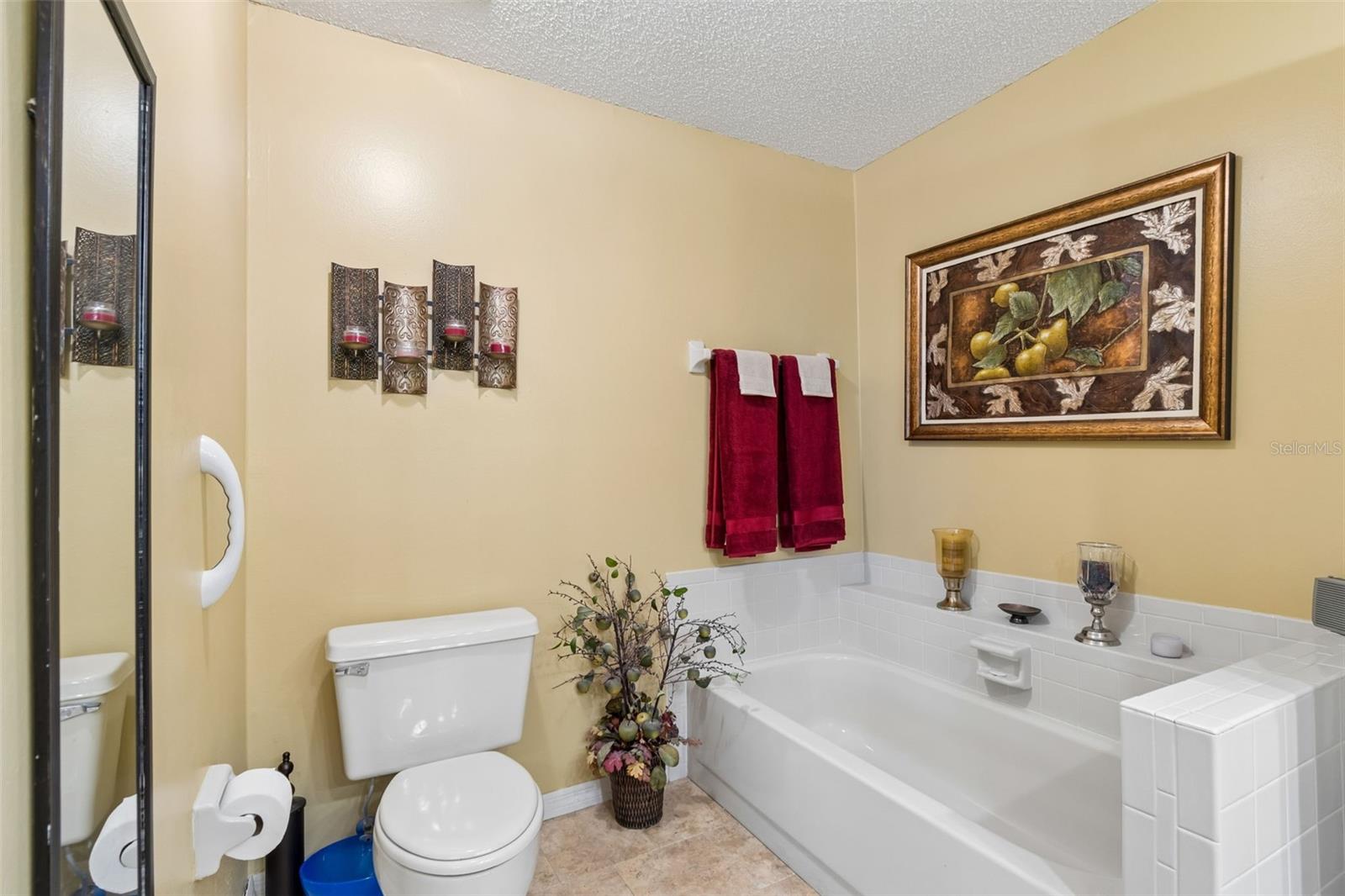 1319 Abbey Crescent Ln Property Photo 33