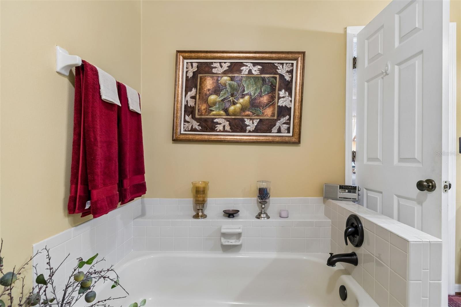 1319 Abbey Crescent Ln Property Photo 35