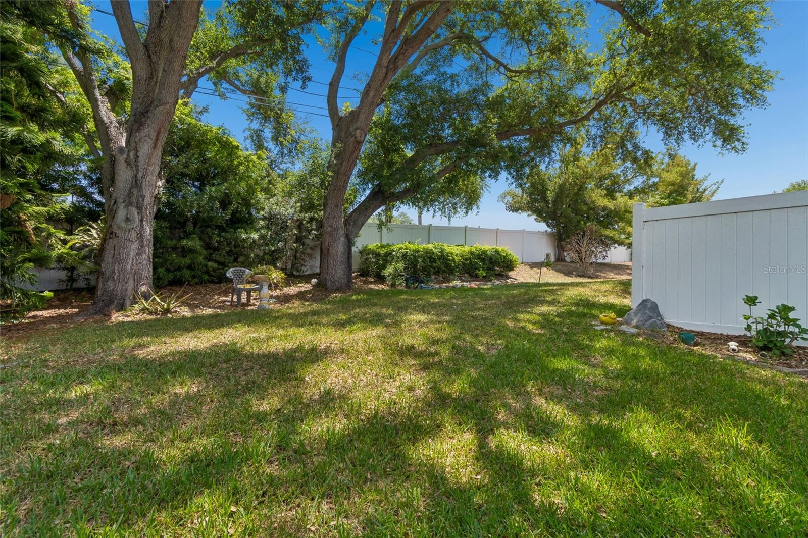1319 Abbey Crescent Ln Property Photo 47