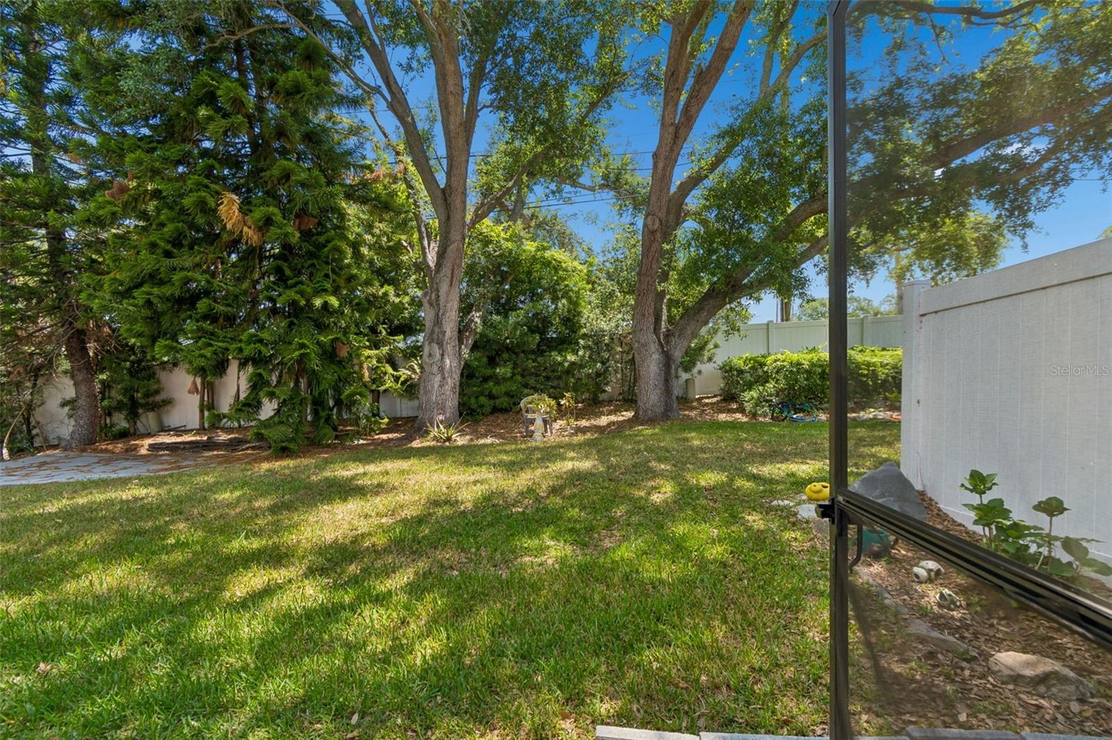 1319 Abbey Crescent Ln Property Photo 49